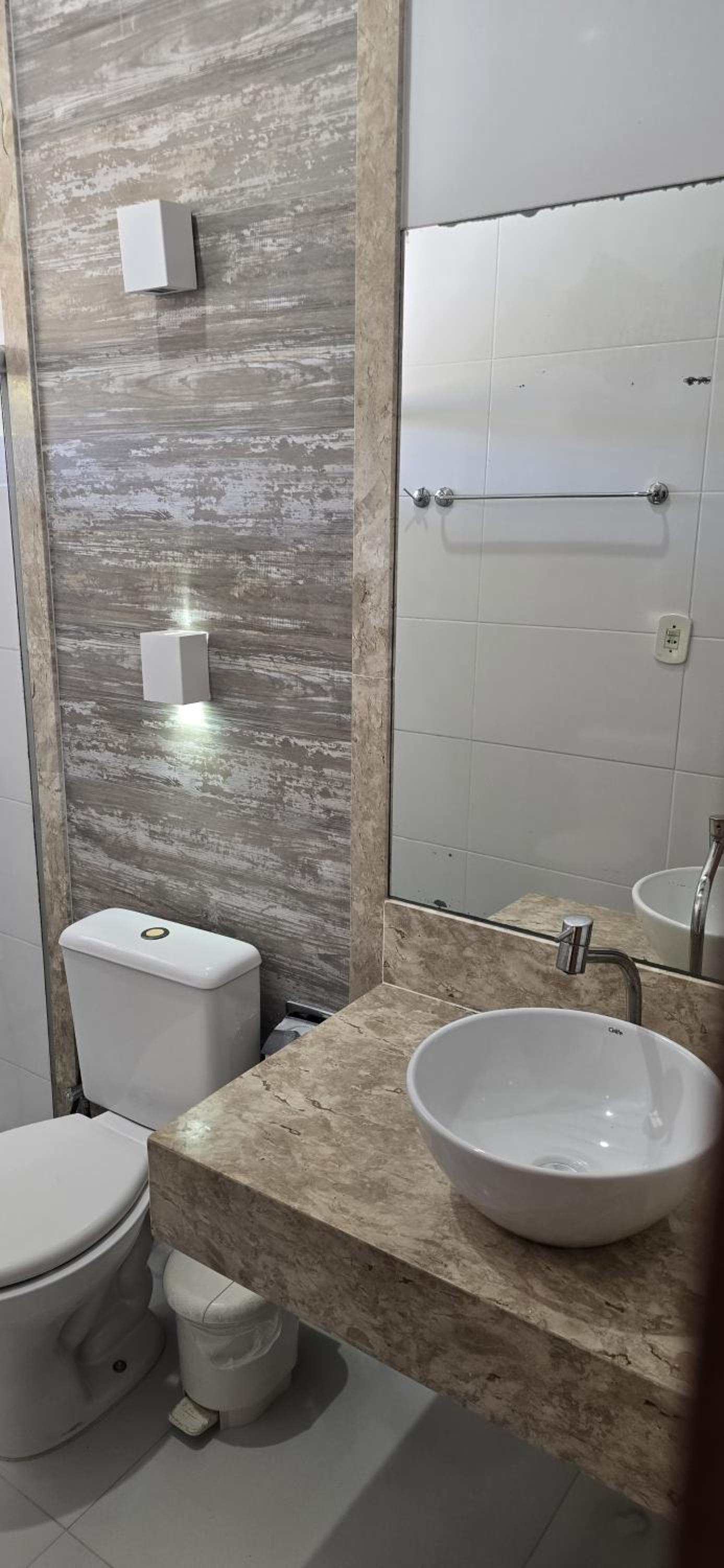 Casa Beija Flor - 03 quartos com suíte, piscina e área de churrasco, luxo totalmente privativa