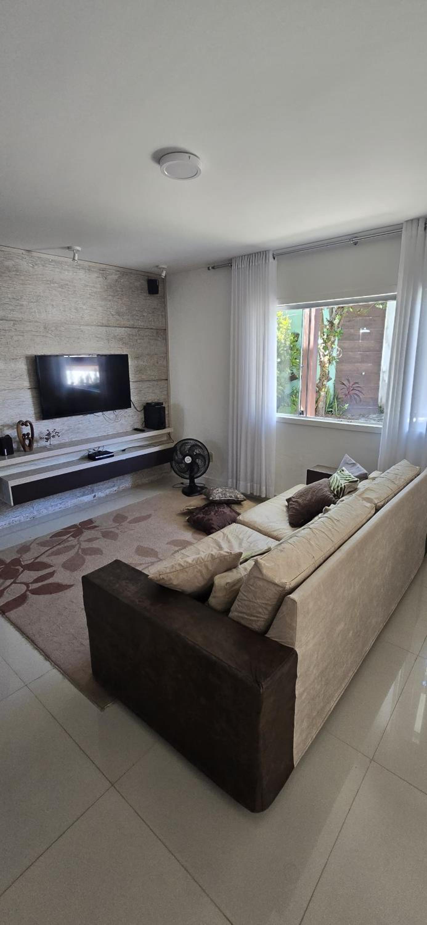 Casa Beija Flor - 03 quartos com suíte, piscina e área de churrasco, luxo totalmente privativa
