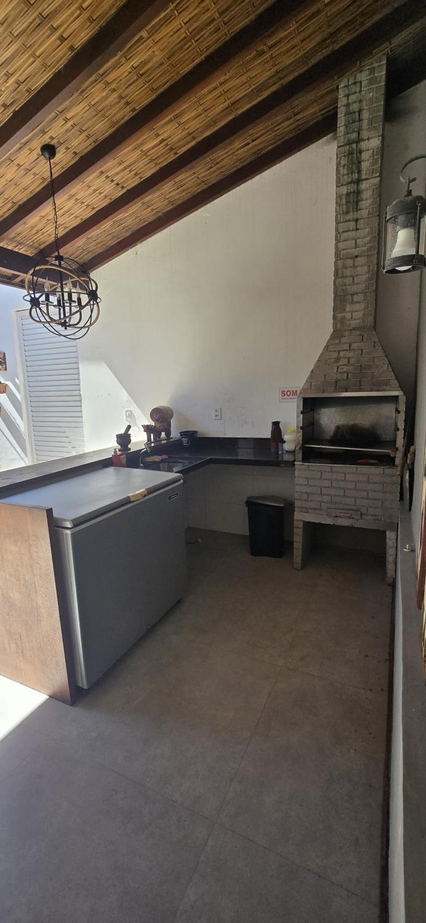 Casa Beija Flor - 03 quartos com suíte, piscina e área de churrasco, luxo totalmente privativa