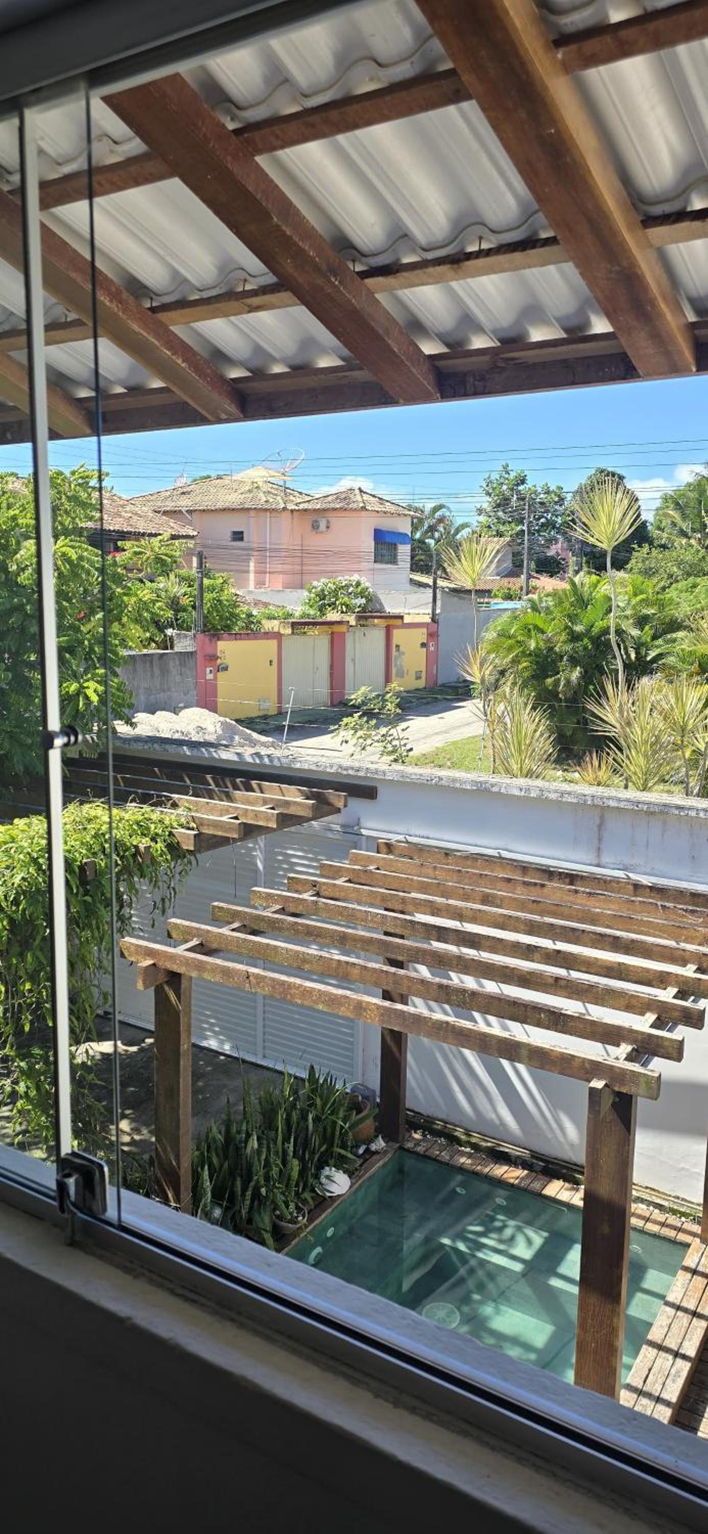 Casa Beija Flor - 03 quartos com suíte, piscina e área de churrasco, luxo totalmente privativa