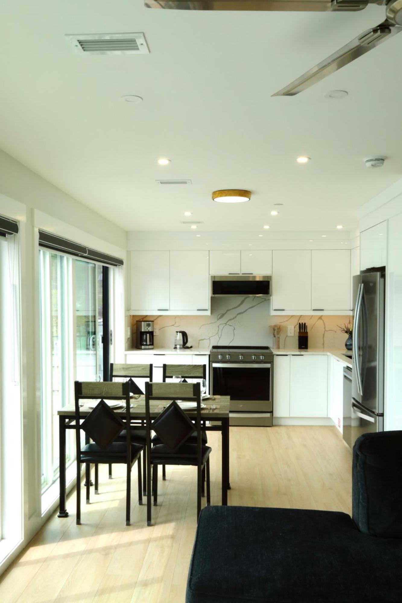 PeachView Deluxe Suites 301