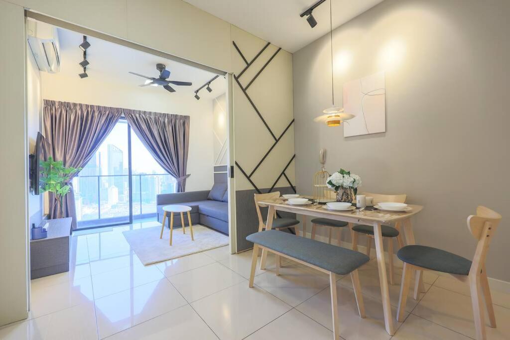 Continew TRX Corner House +2 Balconies +2 Rooms