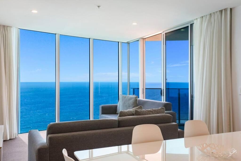 270° Panoramic Hilton Living