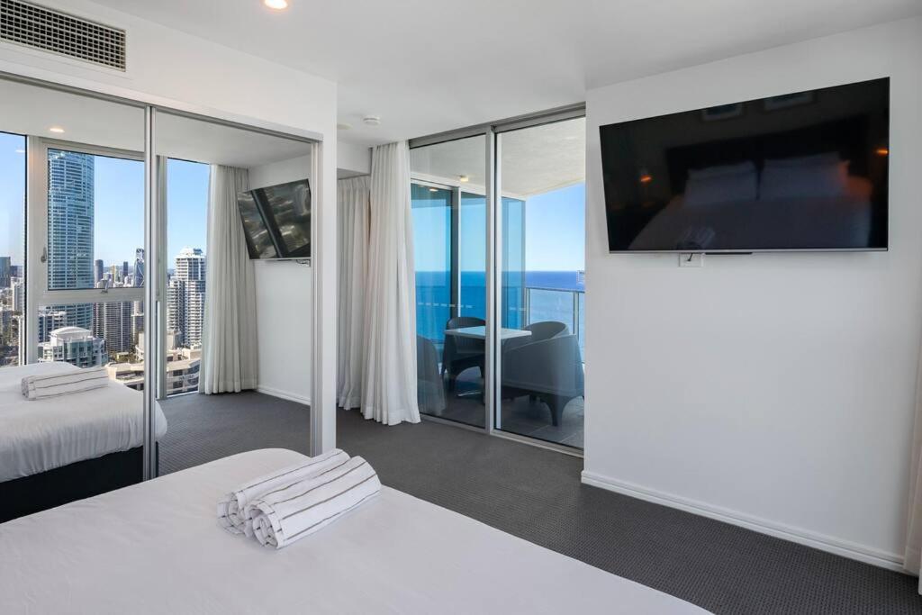 270° Panoramic Hilton Living
