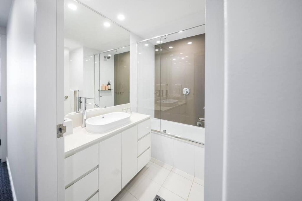 270° Panoramic Hilton Living