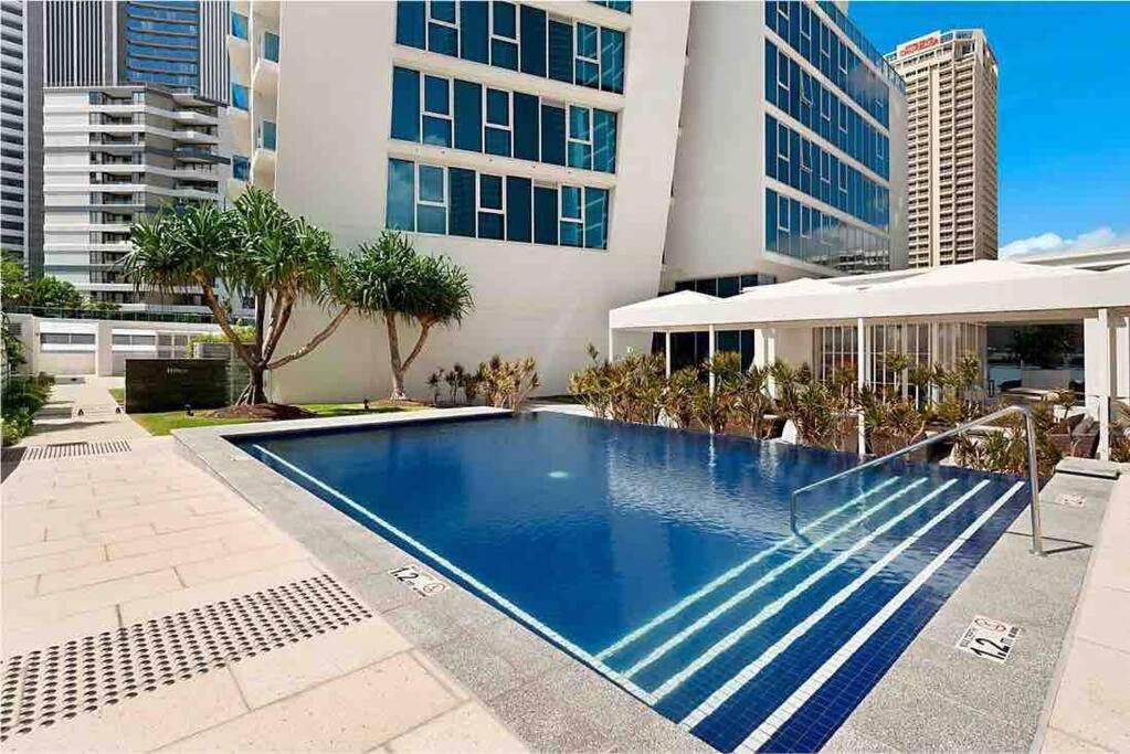 270° Panoramic Hilton Living