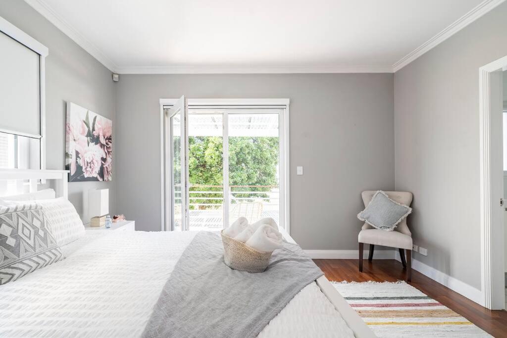 NEW furnish, 3 min SYD airport, 1 min walk beach