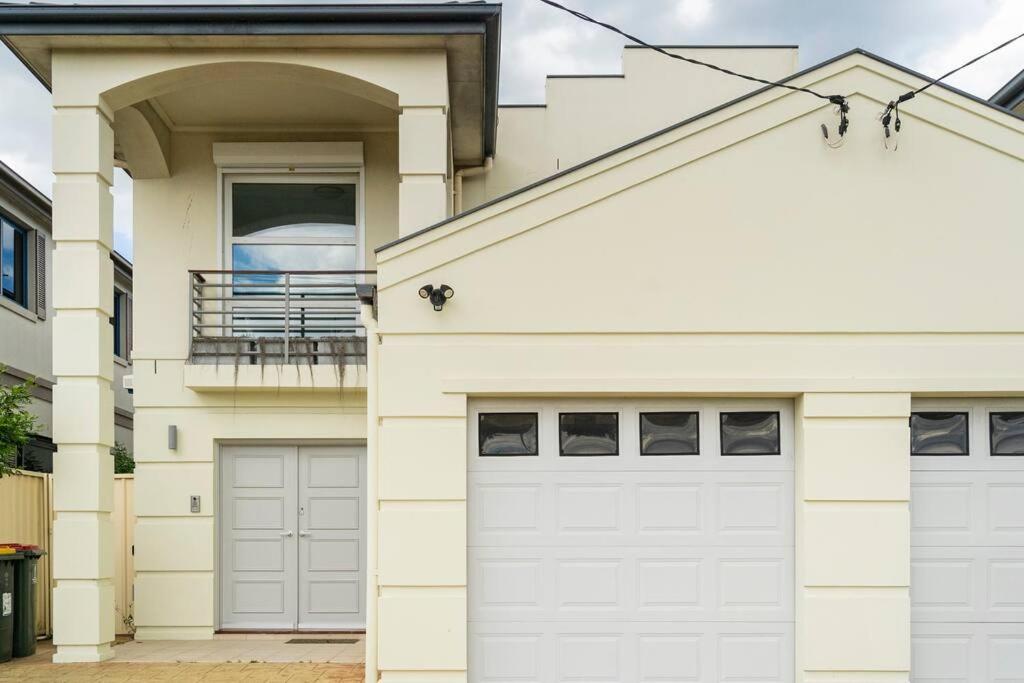 NEW furnish, 3 min SYD airport, 1 min walk beach