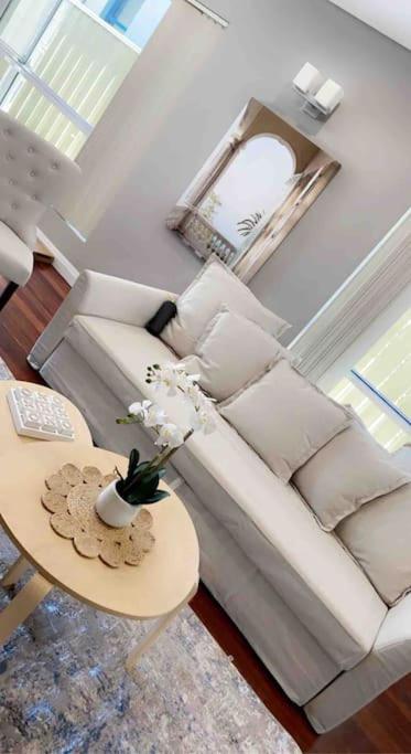 NEW furnish, 3 min SYD airport, 1 min walk beach
