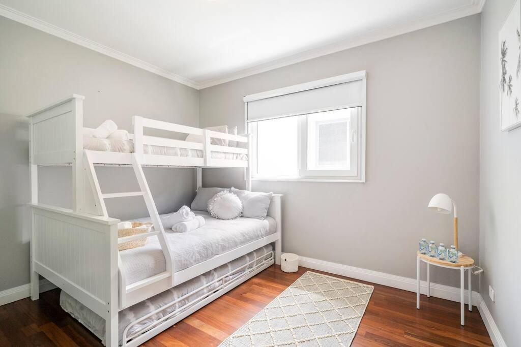 NEW furnish, 3 min SYD airport, 1 min walk beach