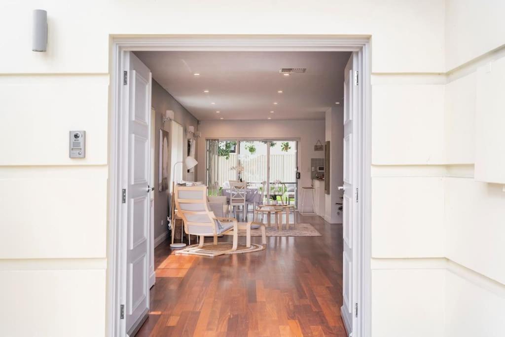NEW furnish, 3 min SYD airport, 1 min walk beach