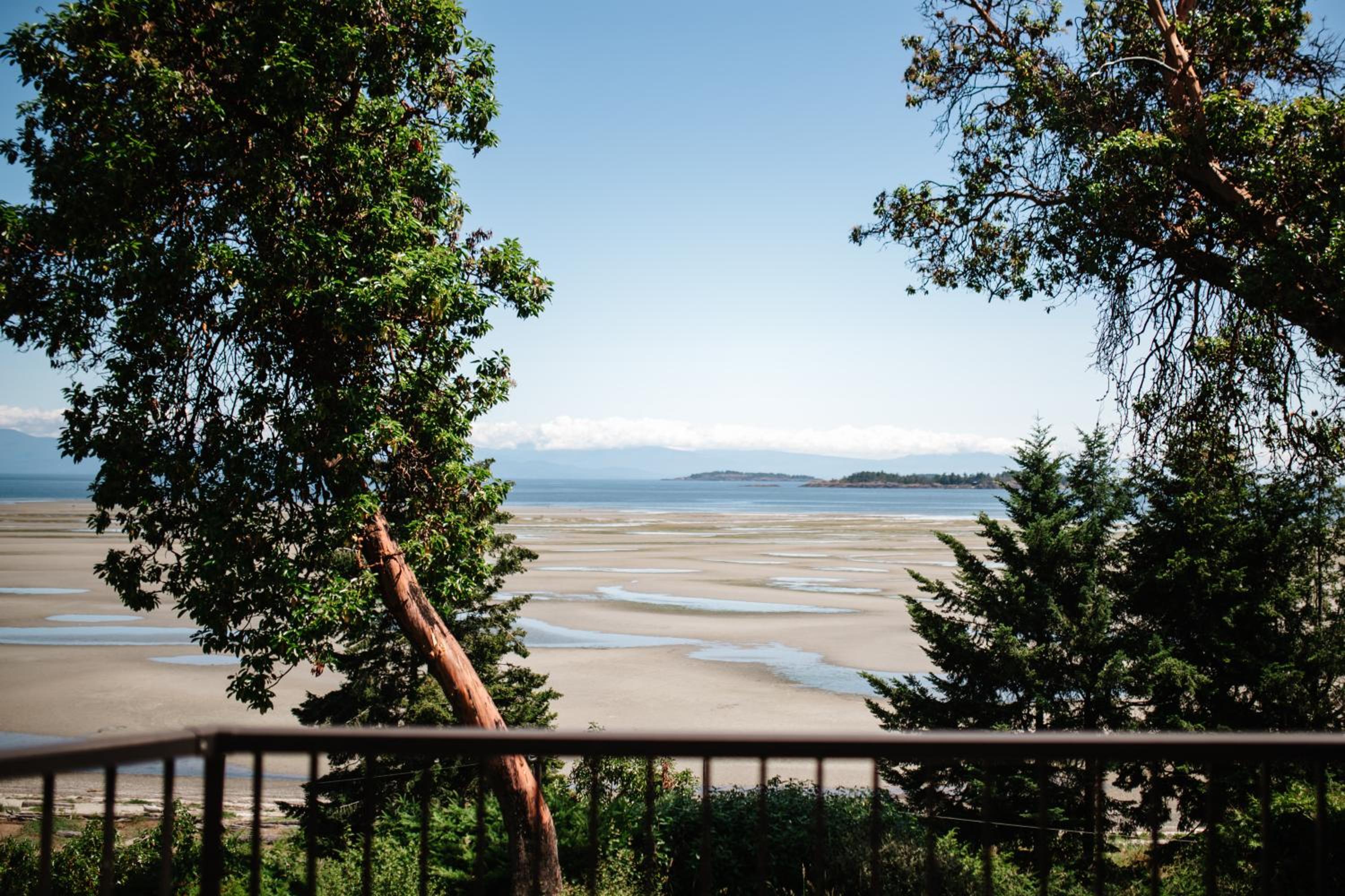 Parksville Vacations - Beach Acres Resort - Property Image 2