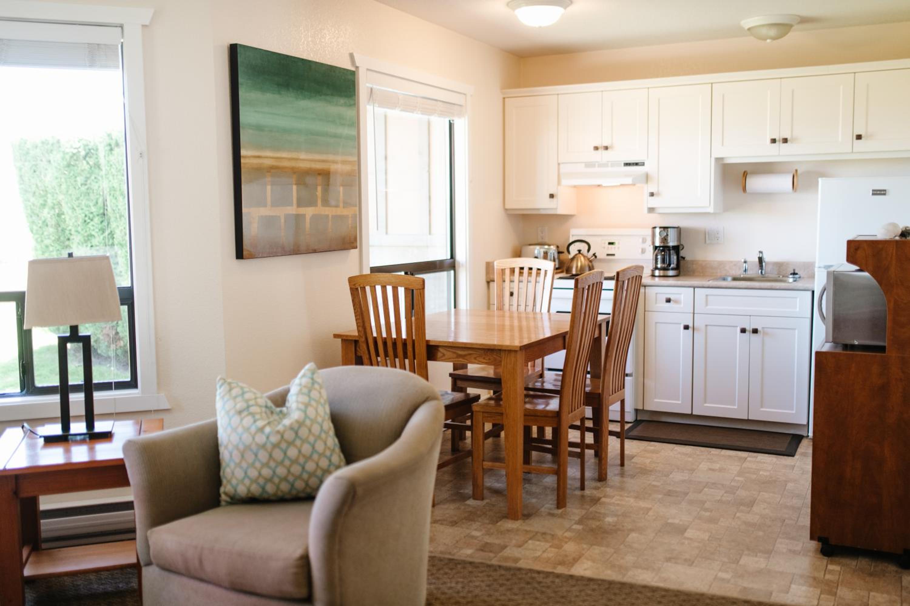 Parksville Vacations - Beach Acres Resort - Property Image 3