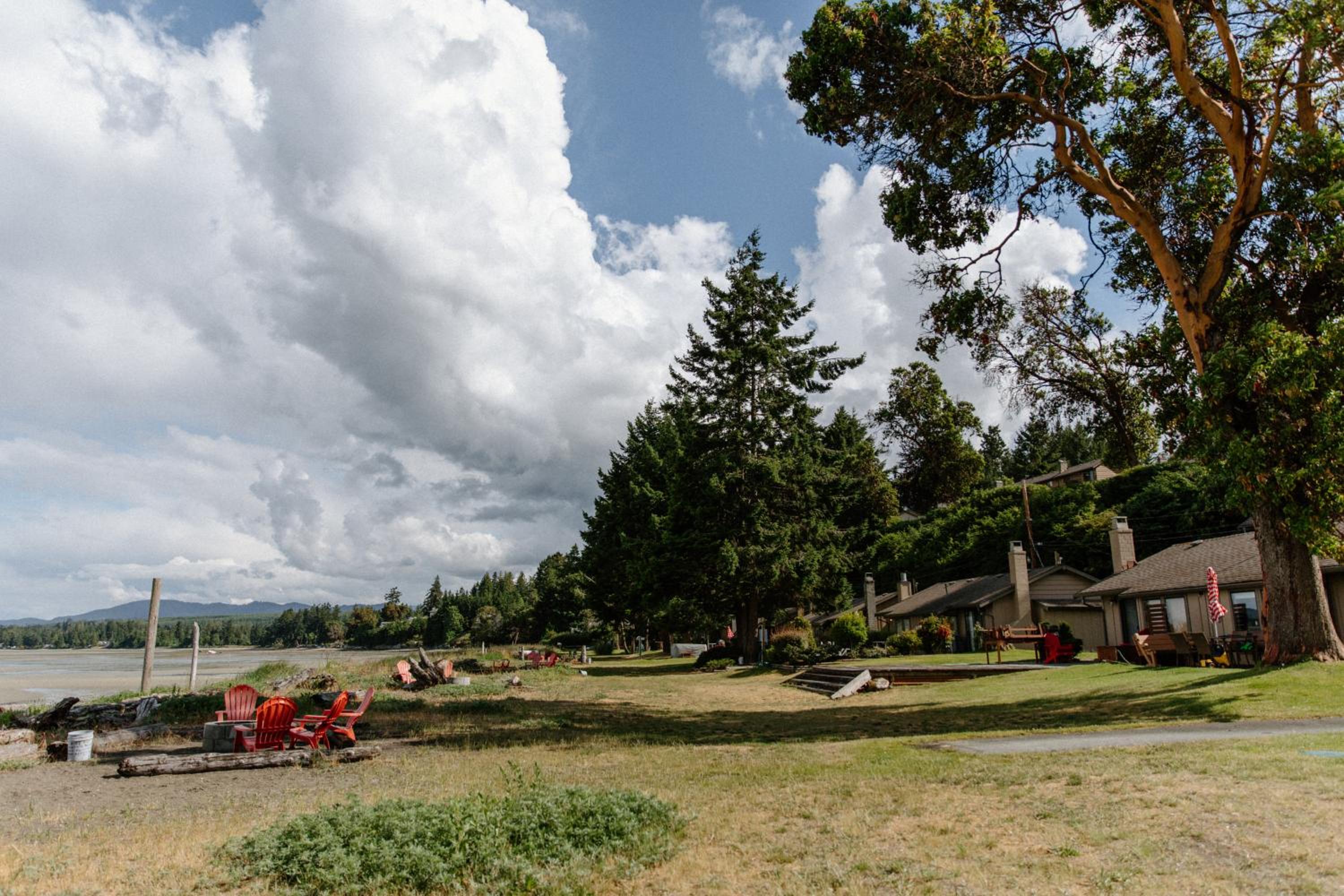 Parksville Vacations - Beach Acres Resort - Property Image 6