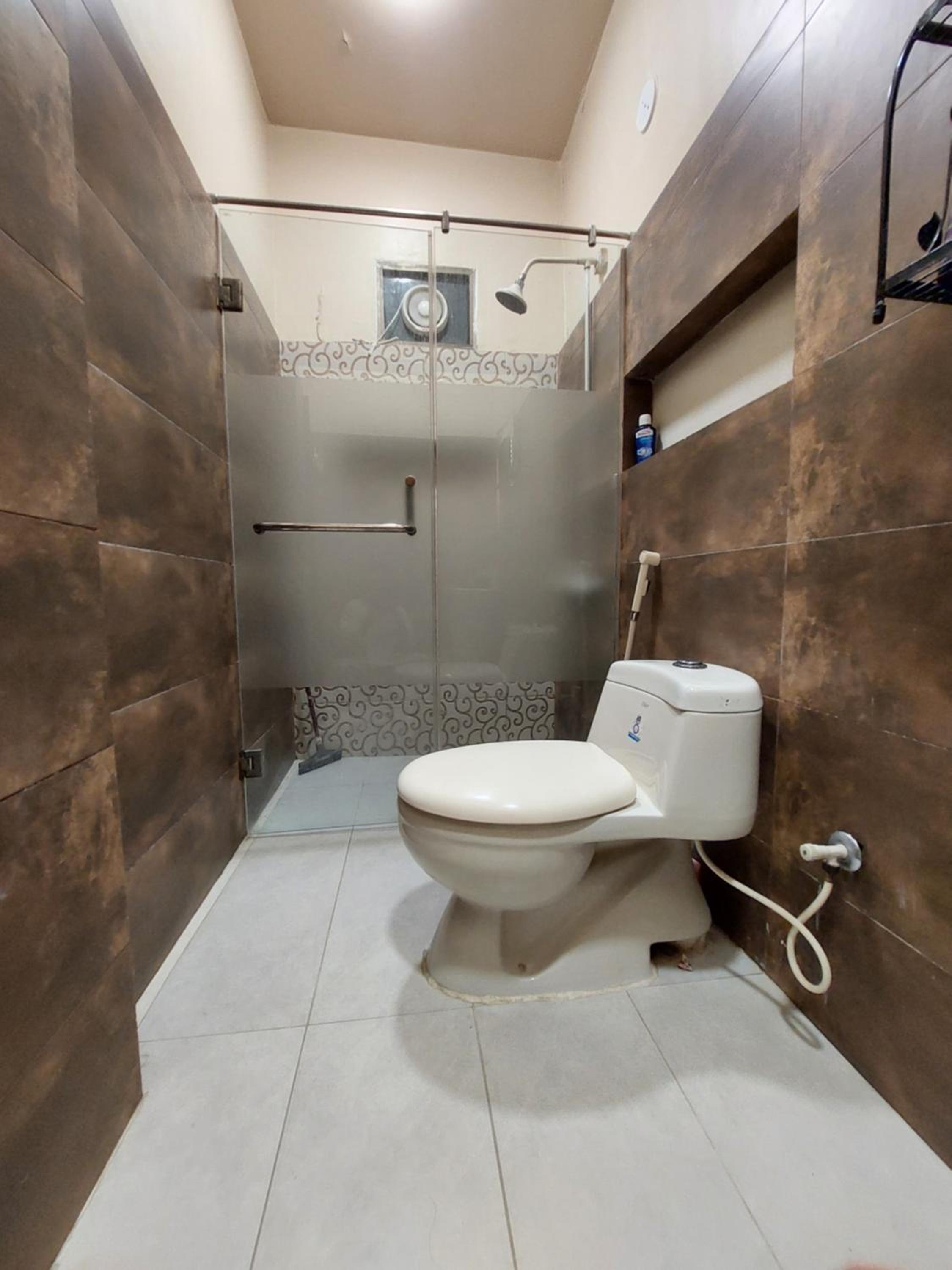 Travellers Home 2BR PORTION Gulshan Iqbal blk#7 view 2