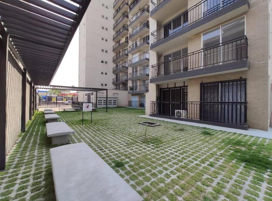Cali Central House