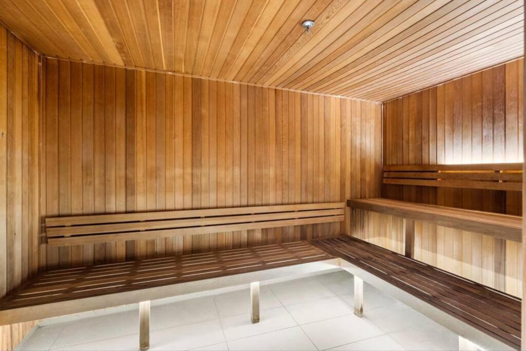 2B1B South Brisbane Apt W/Parking,Pool, Gym, Sauna