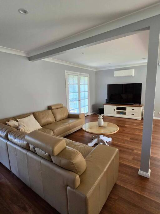 Elanora - home by the sea in Sussex Inlet