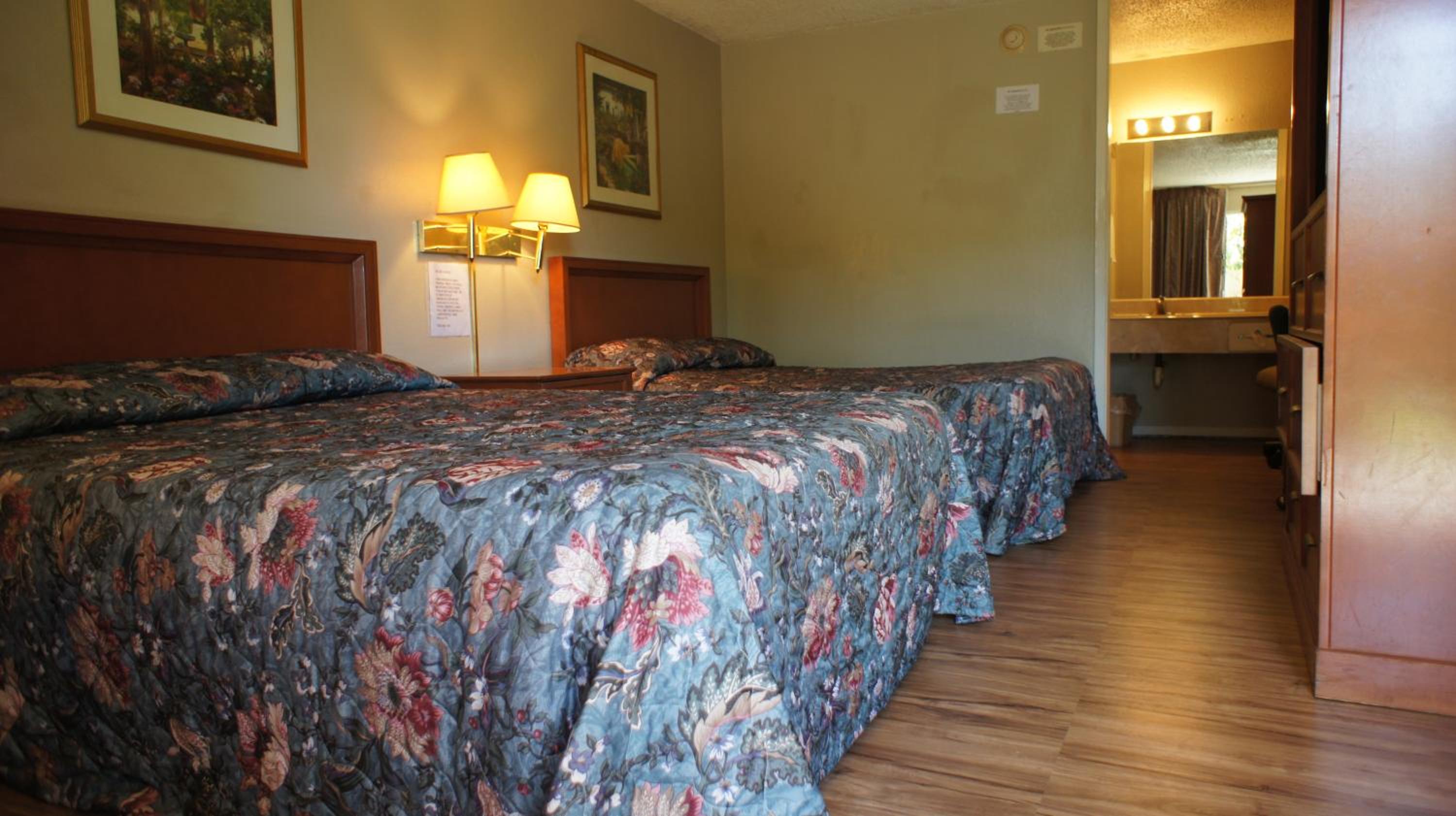 Executive Inn & Suites