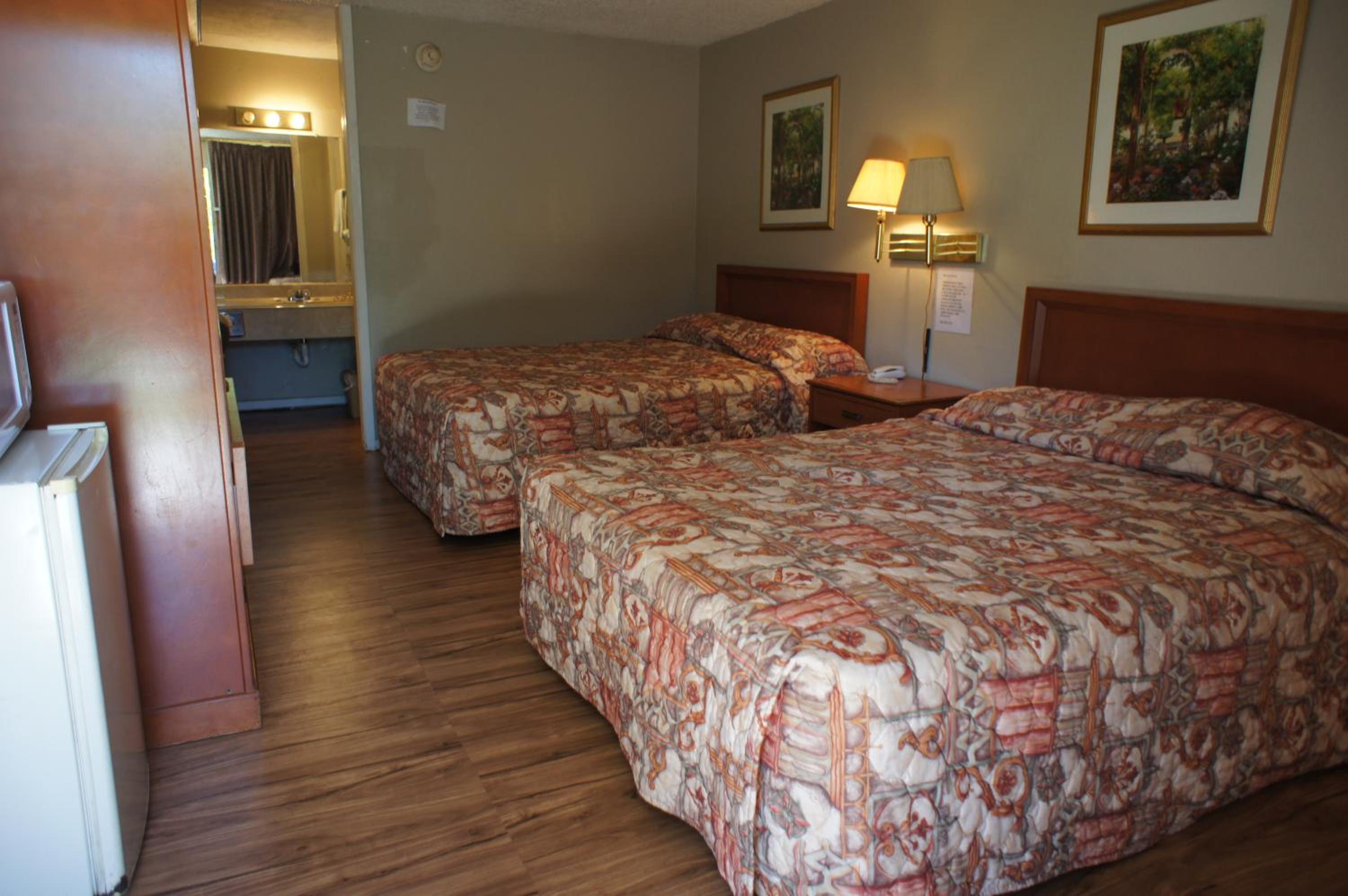 Executive Inn & Suites