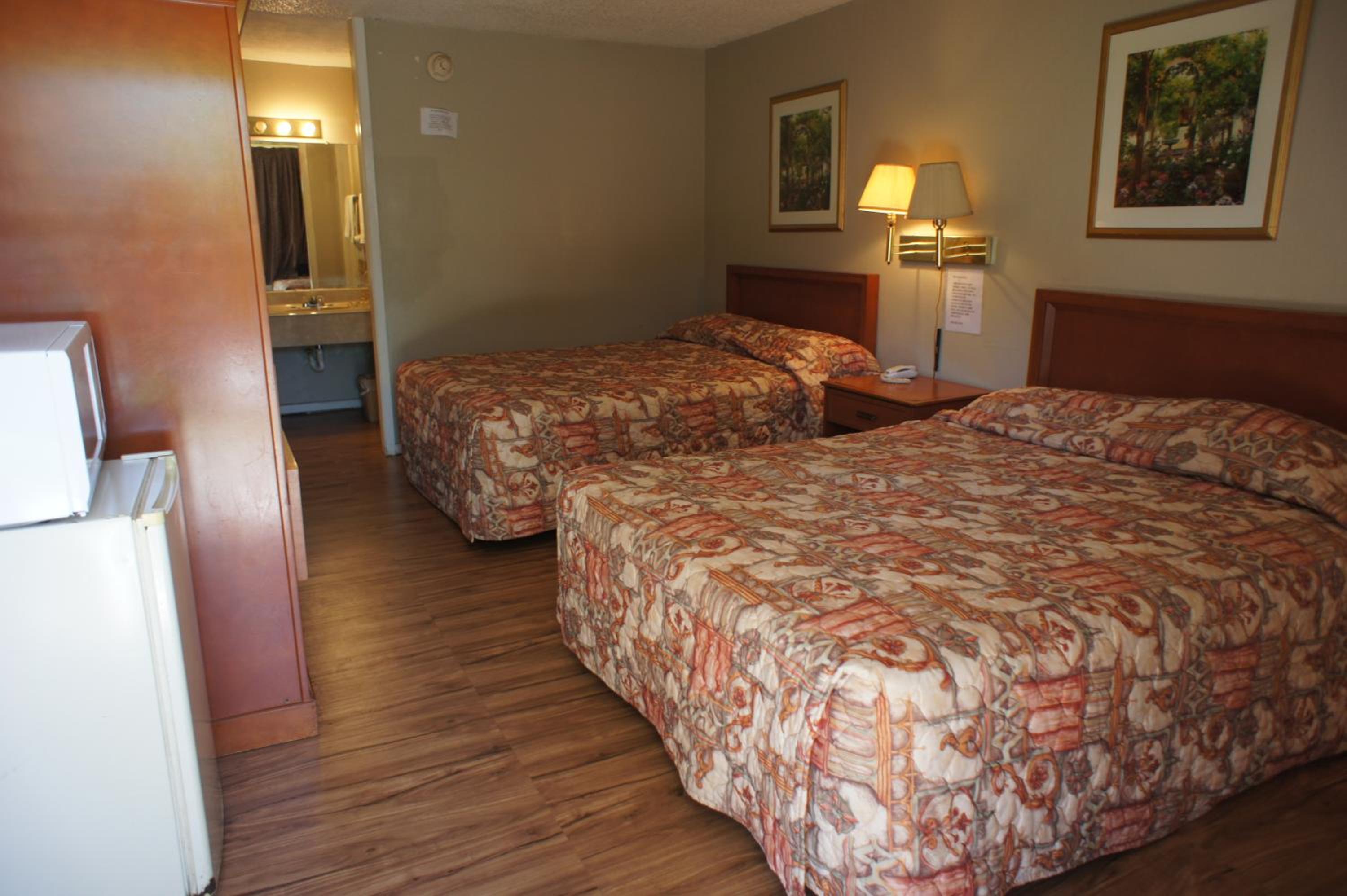Executive Inn & Suites