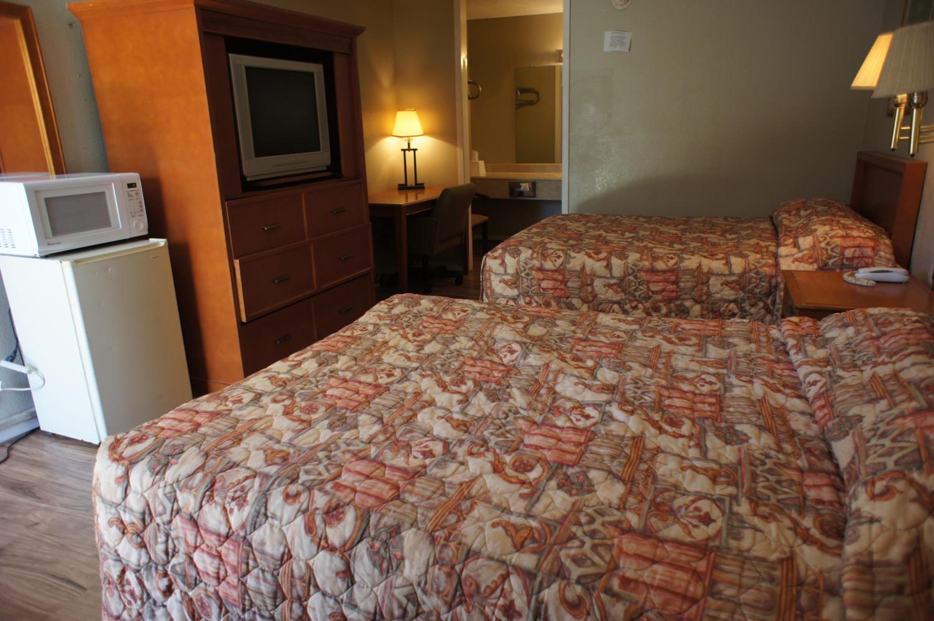 Executive Inn & Suites