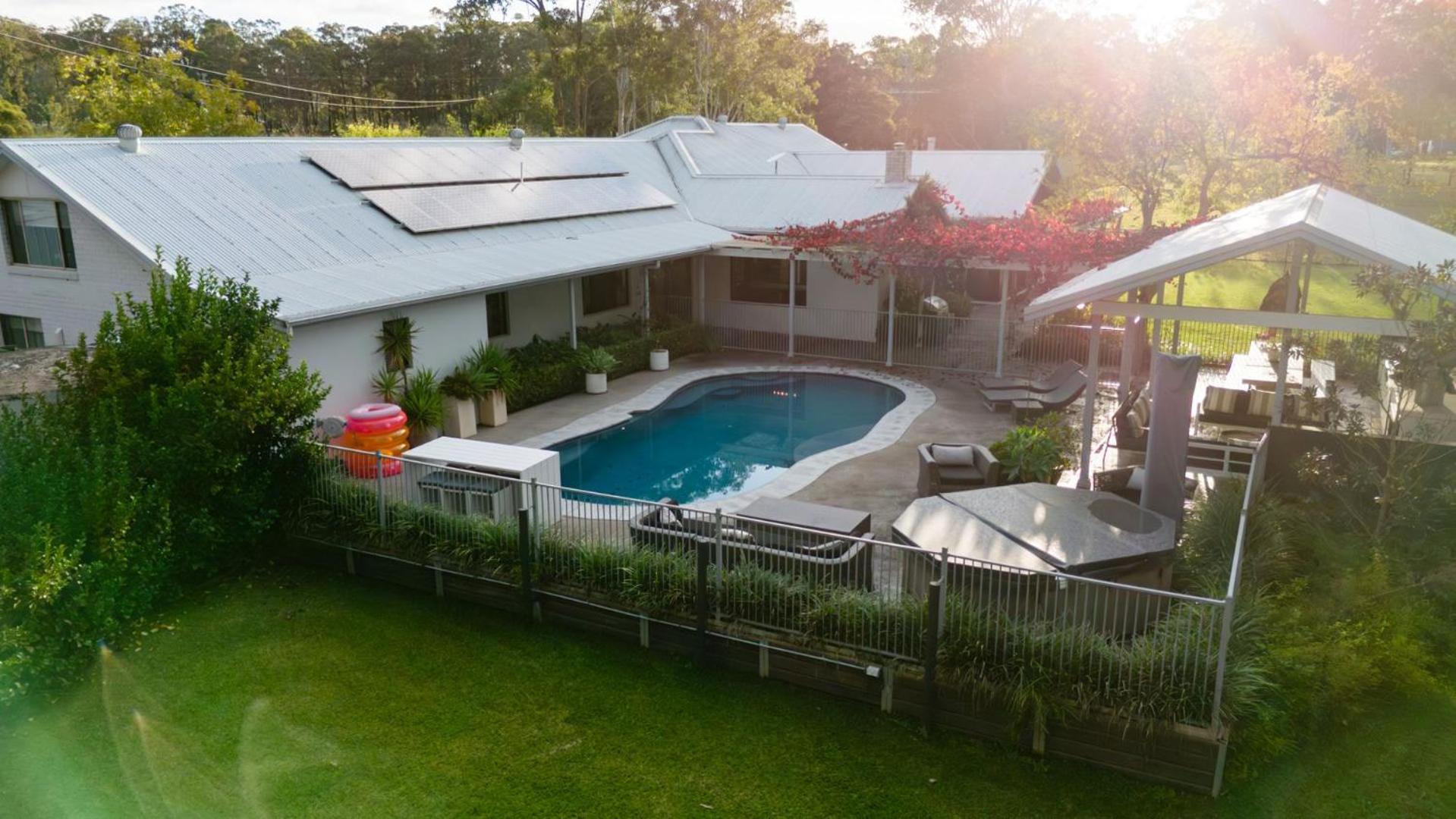 Whitevale Luxury Estate