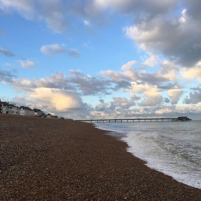 Charming Apartment in Deal near the Beach & Town view 2