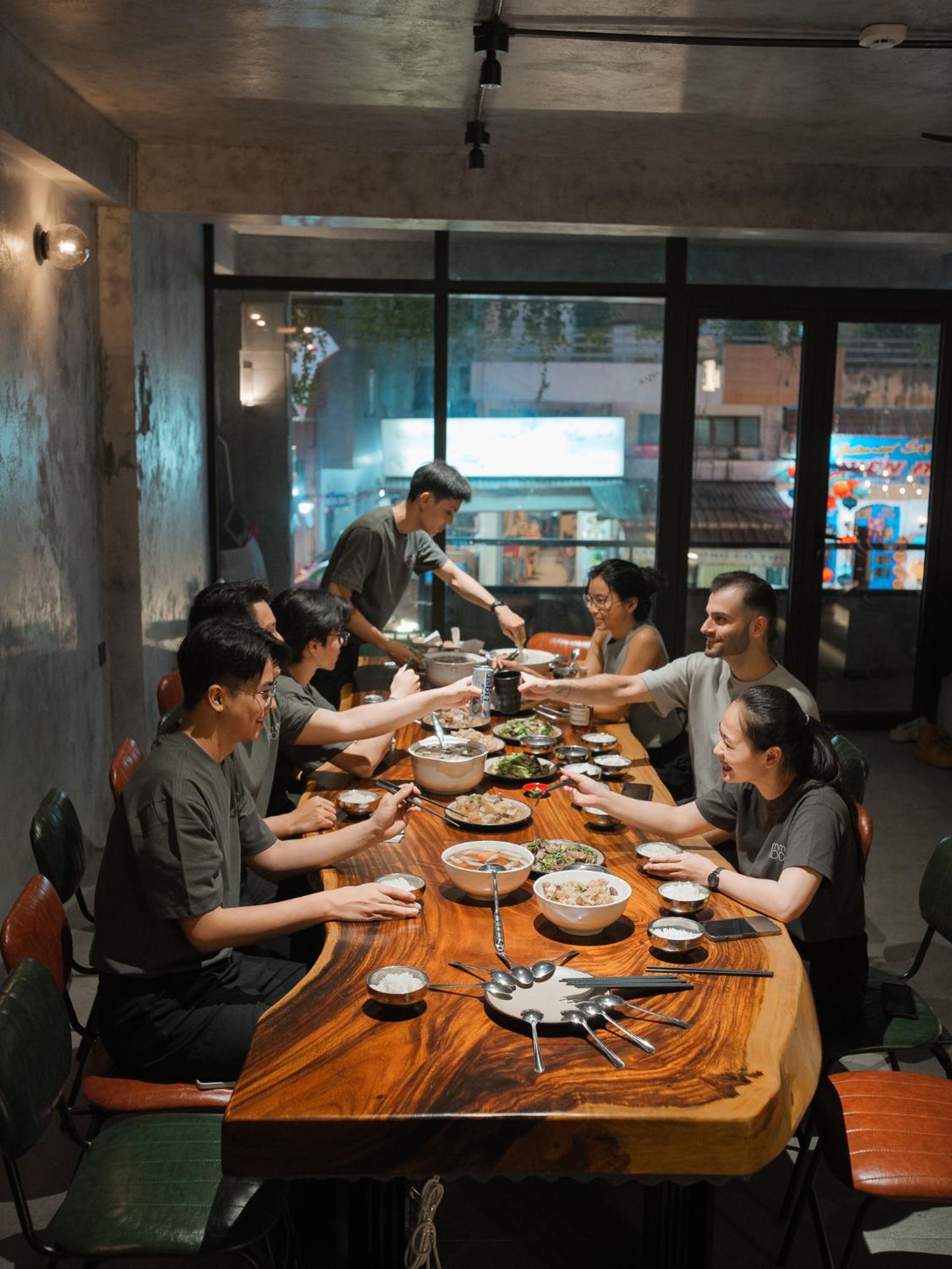 dining