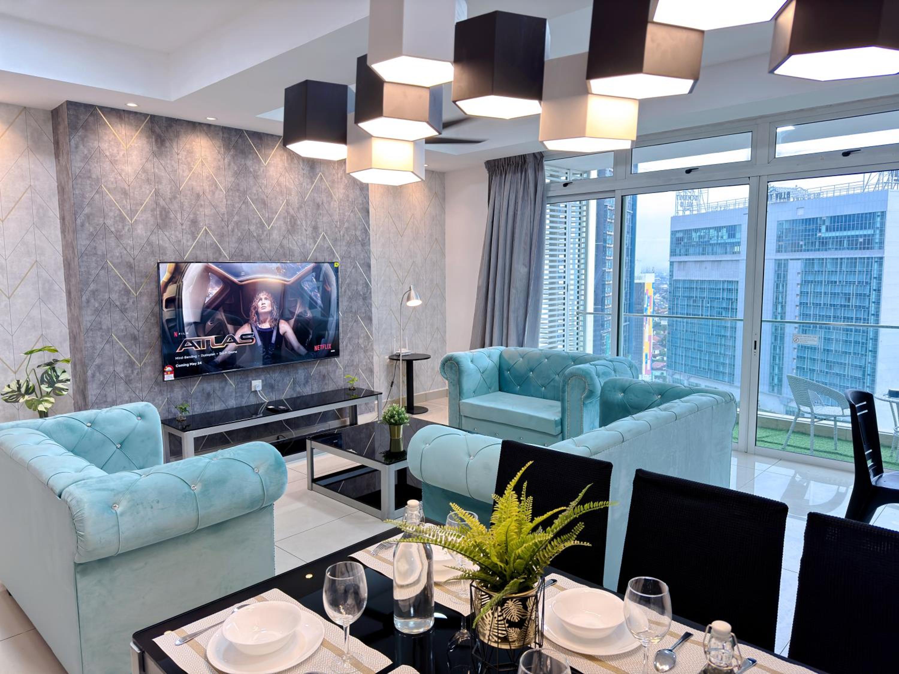 KSL CityMall 15-20pax 4B4B PrivateLift-SmartTV70inch-Netflix