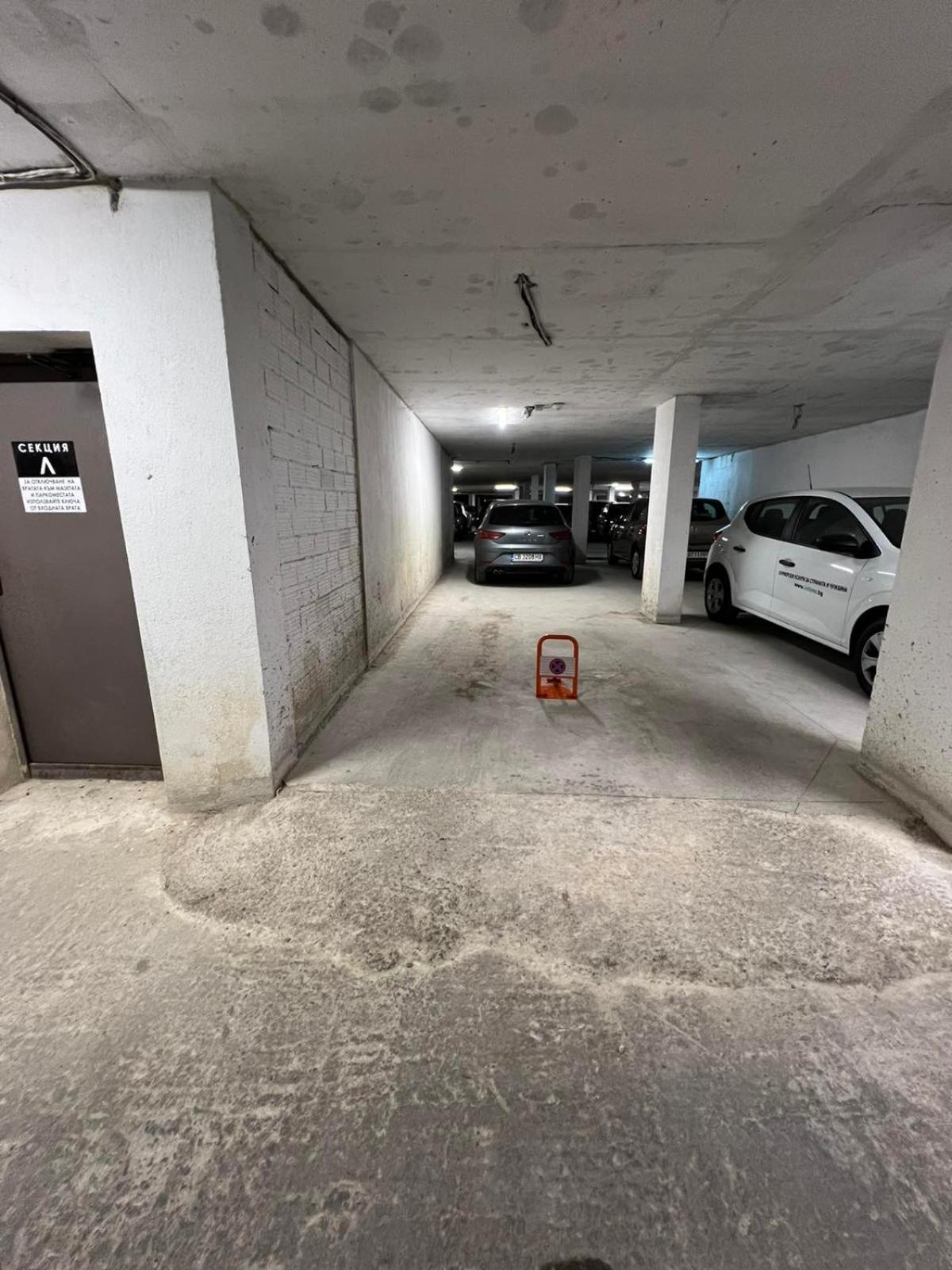 Johannesburg 2BDR Spacious Family apt w Parking and Playground