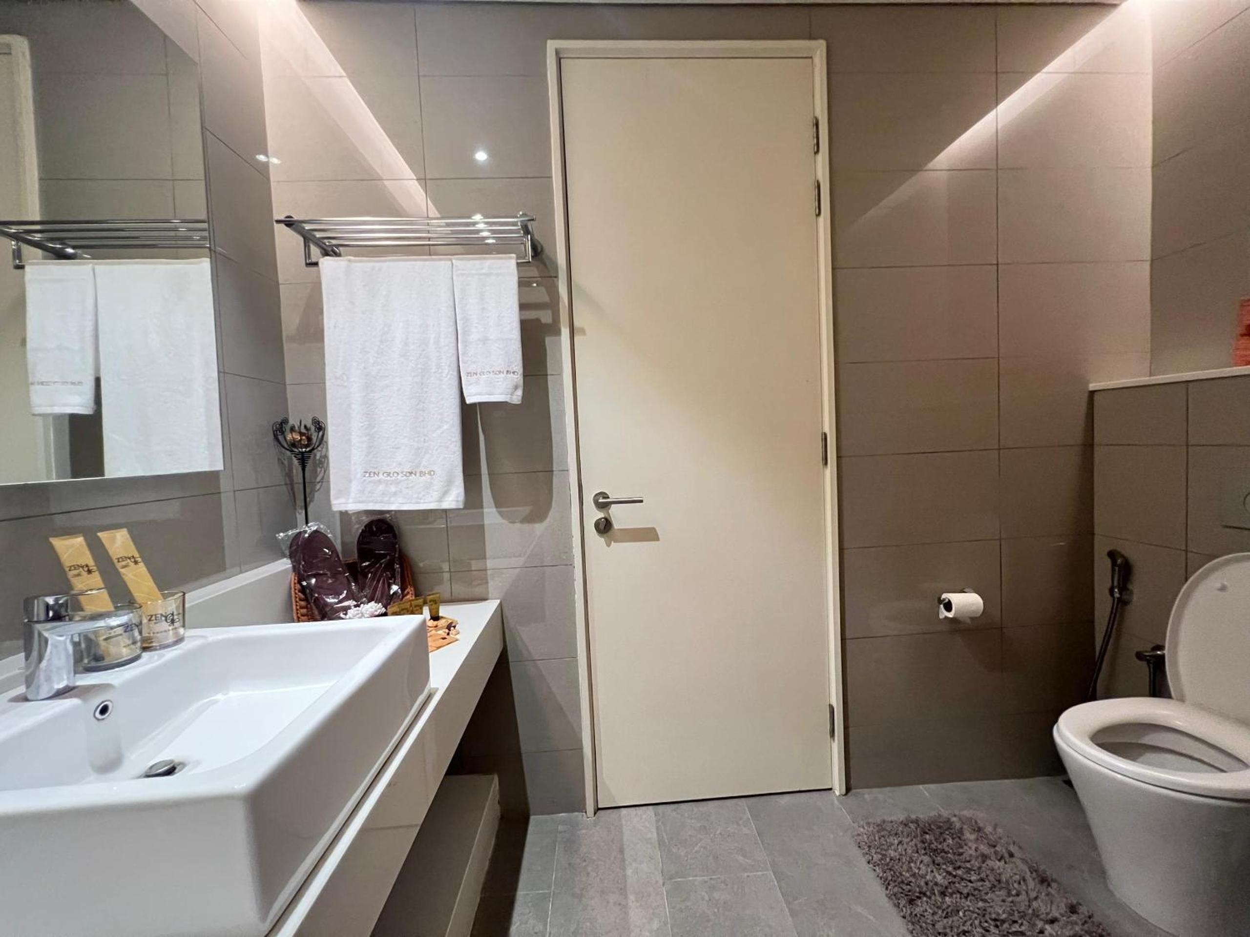 Suites TribecaTRX Kuala Lumpur by ZenGlo 5min walk to The Exchange TRX