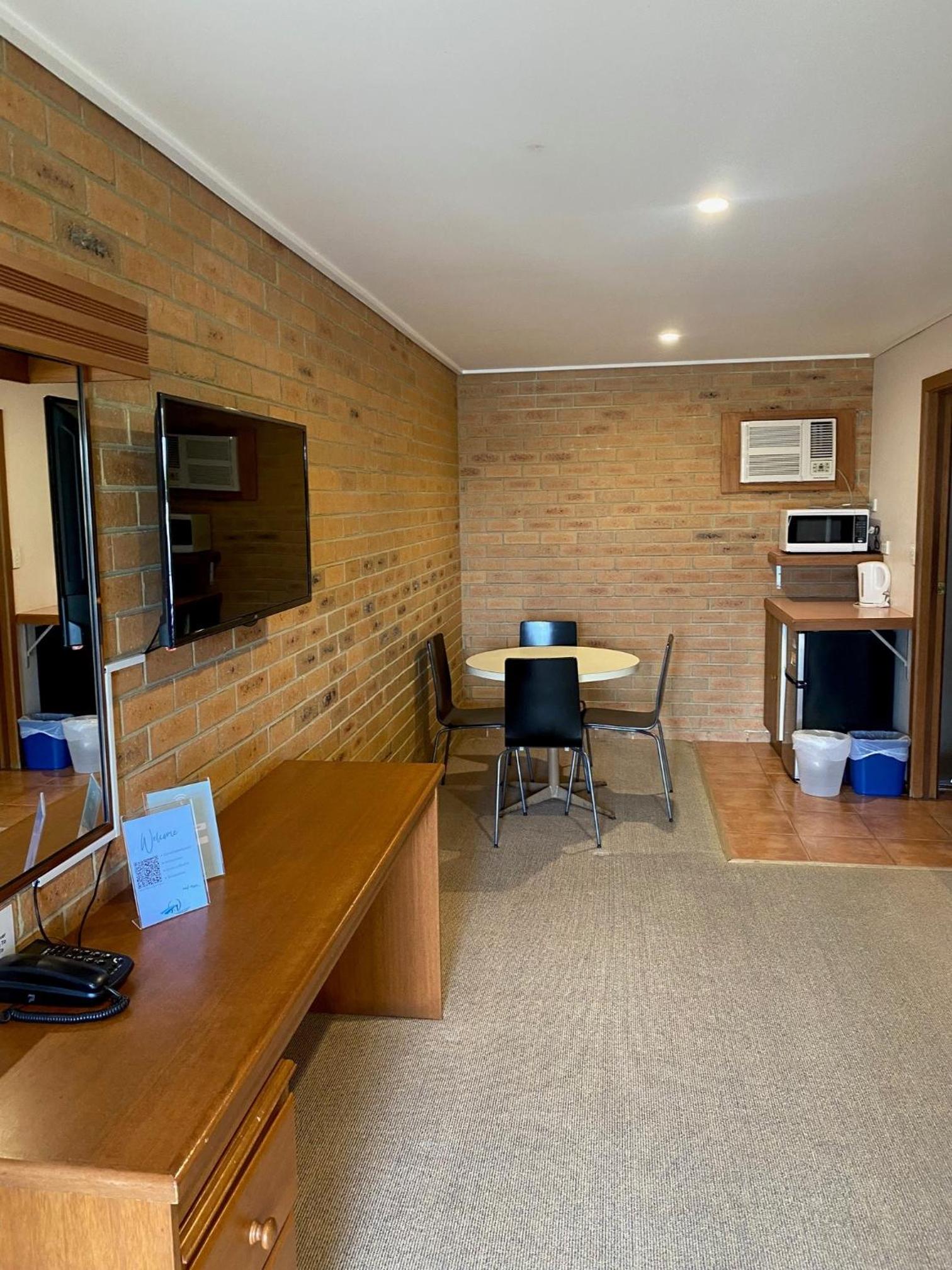 Quays Motel San Remo