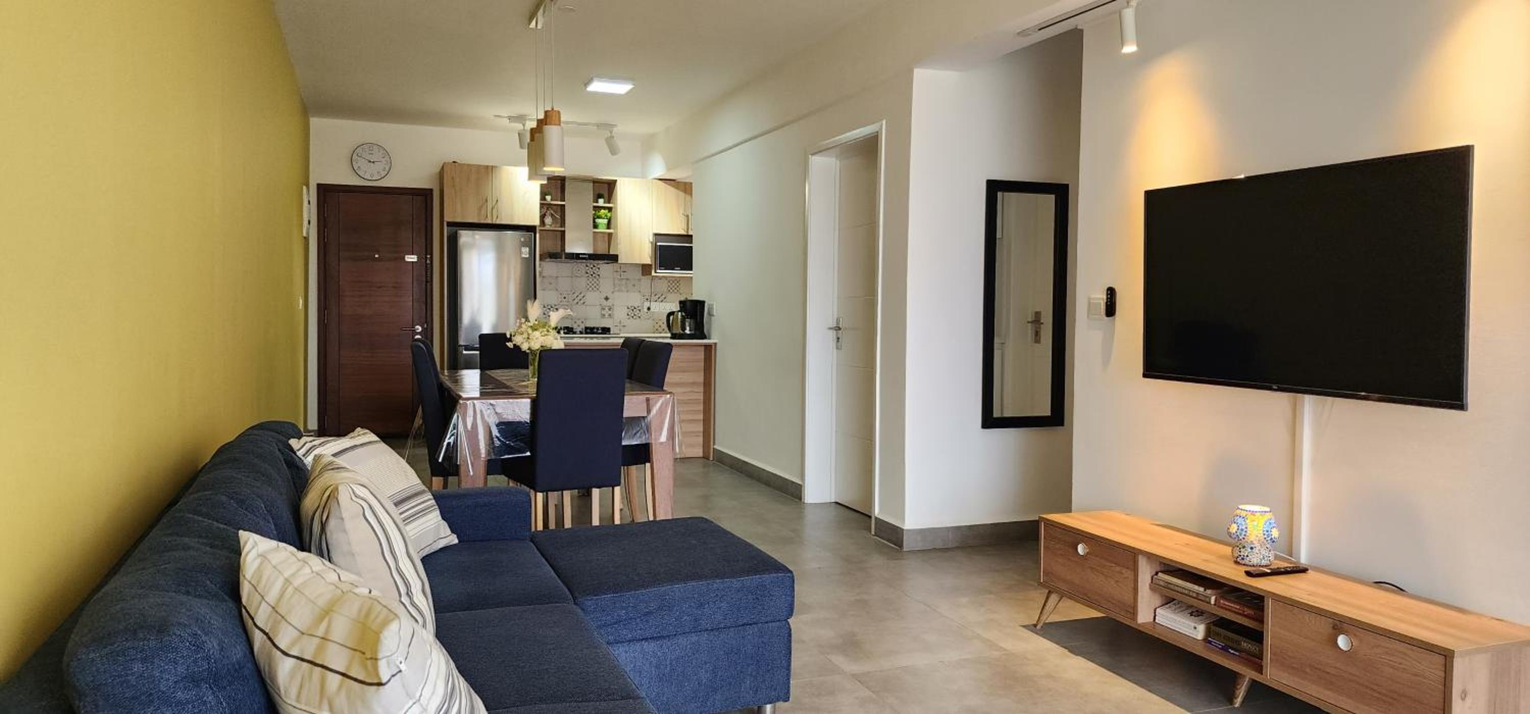 Sandstone Deluxe 2 bedroom apart with lift and common pool view 2