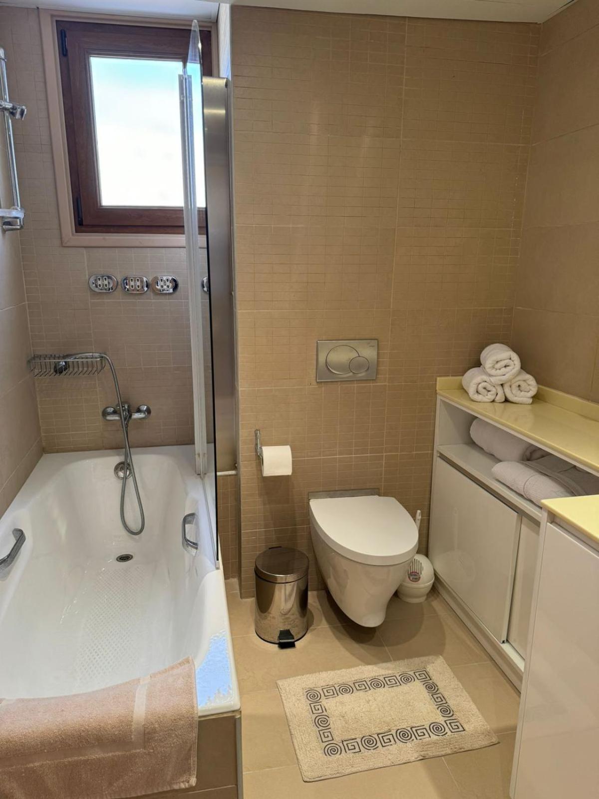 11 Suites - Golden Sunrise Suite
