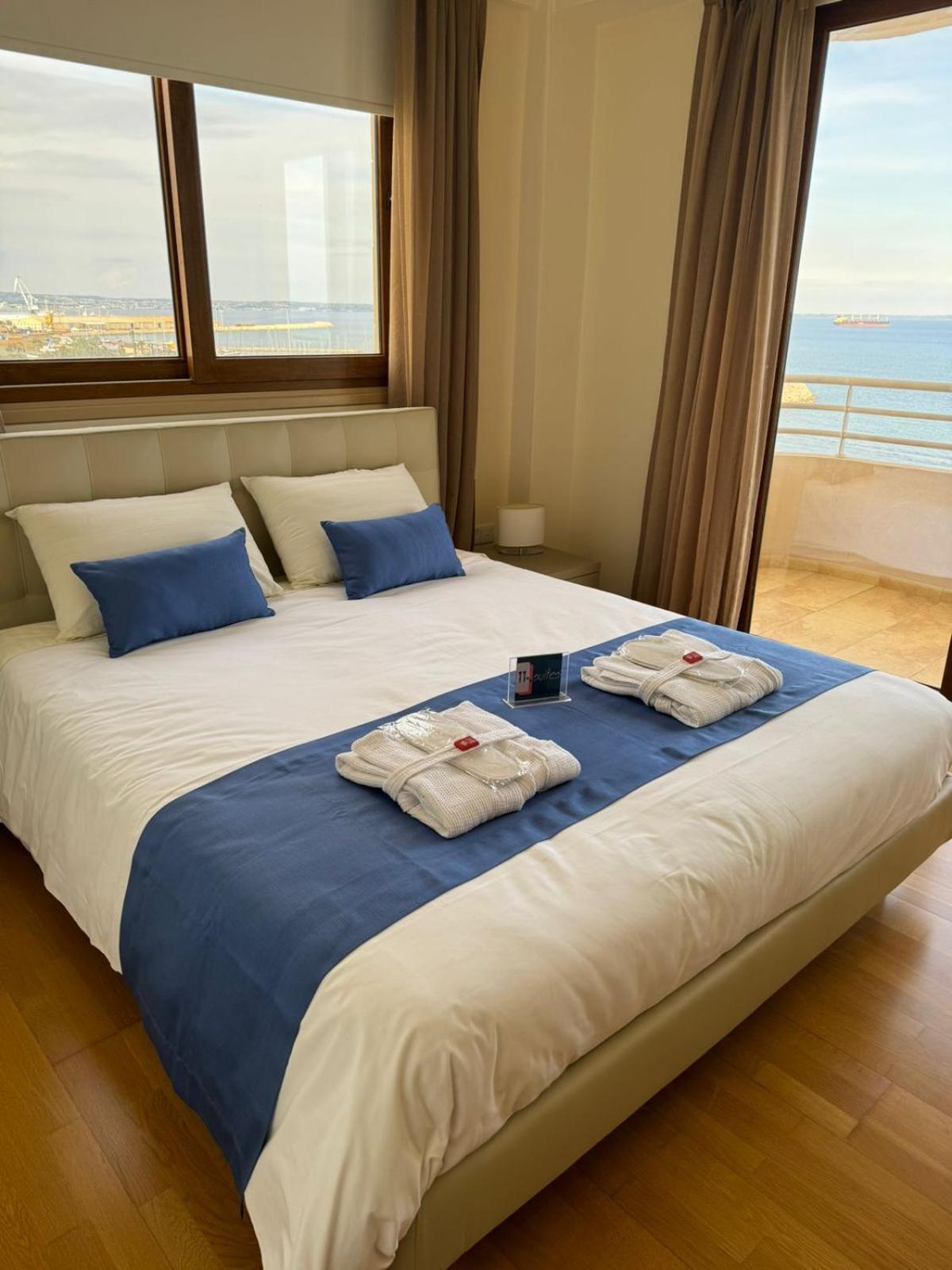11 Suites - Golden Sunrise Suite