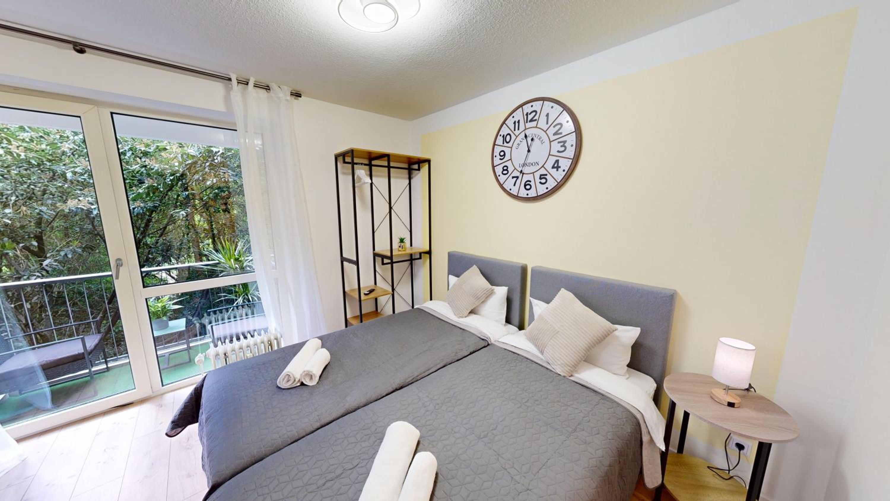 ImmoStay S#2 Zimmer - Free Parking & Balkon, WiFi & Nähe Mercedes Benz