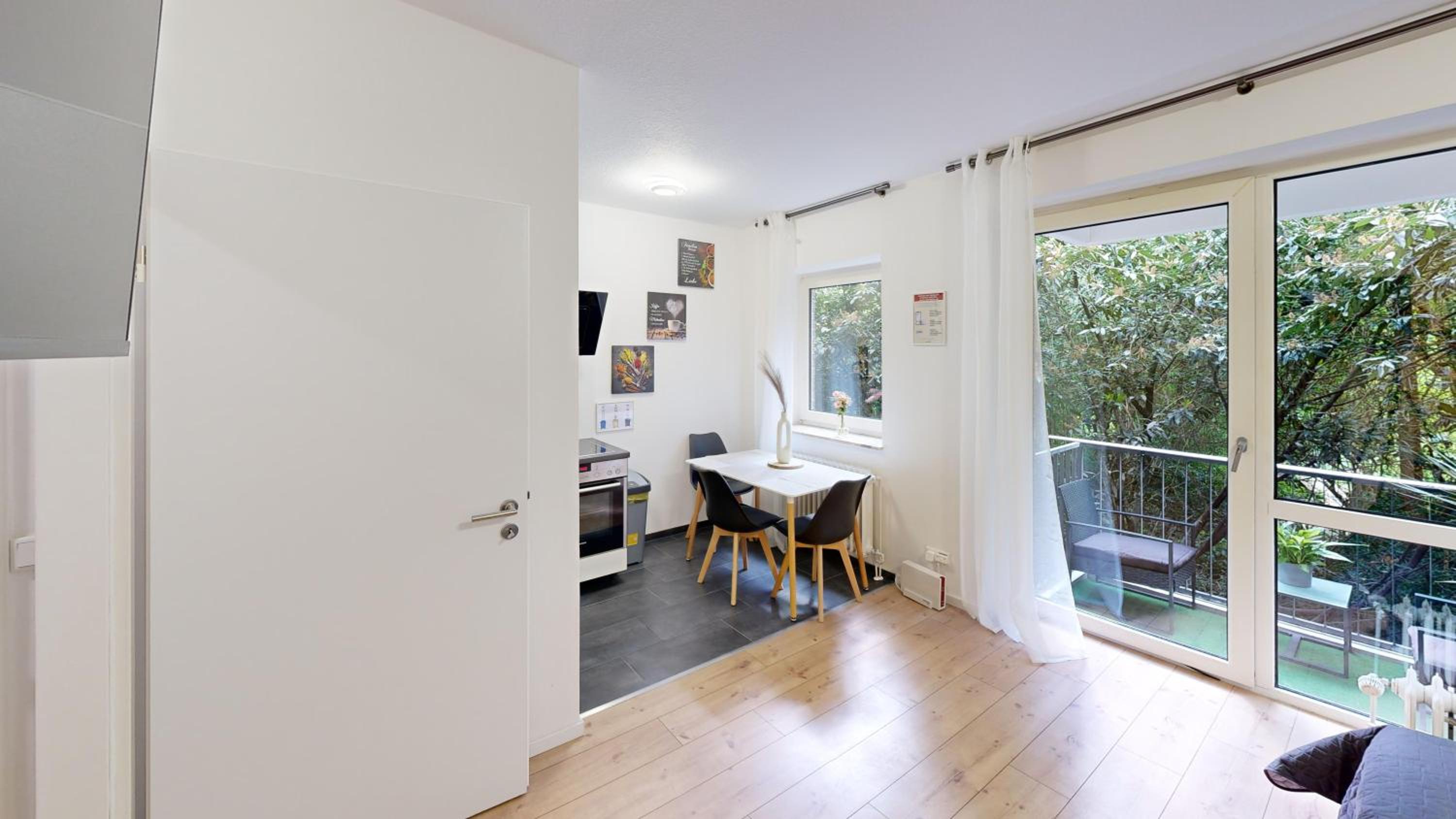 ImmoStay S#2 Zimmer - Free Parking & Balkon, WiFi & Nähe Mercedes Benz
