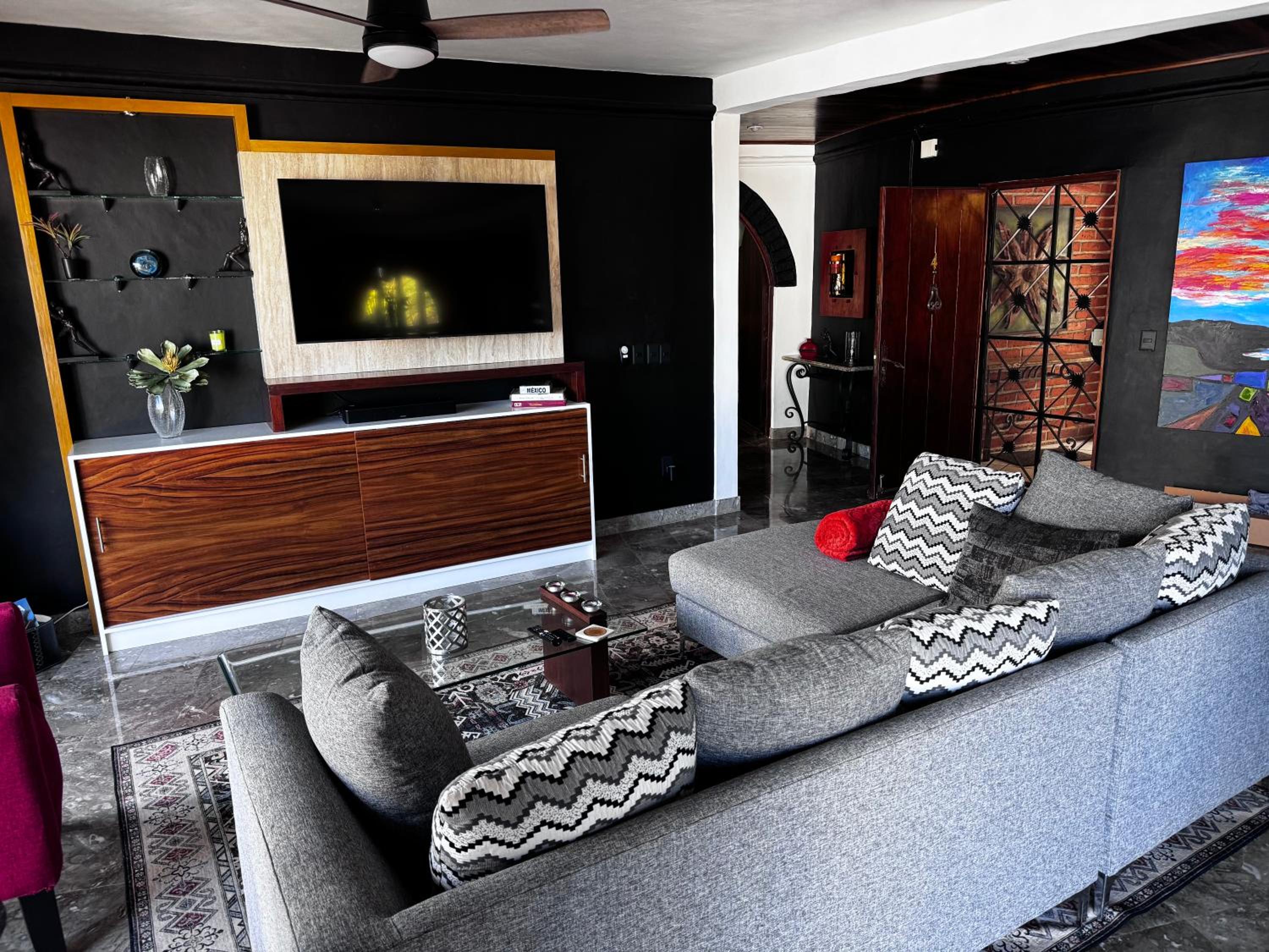 Casa Carmen Zona Romantica, 2BD, 3 bath condo
