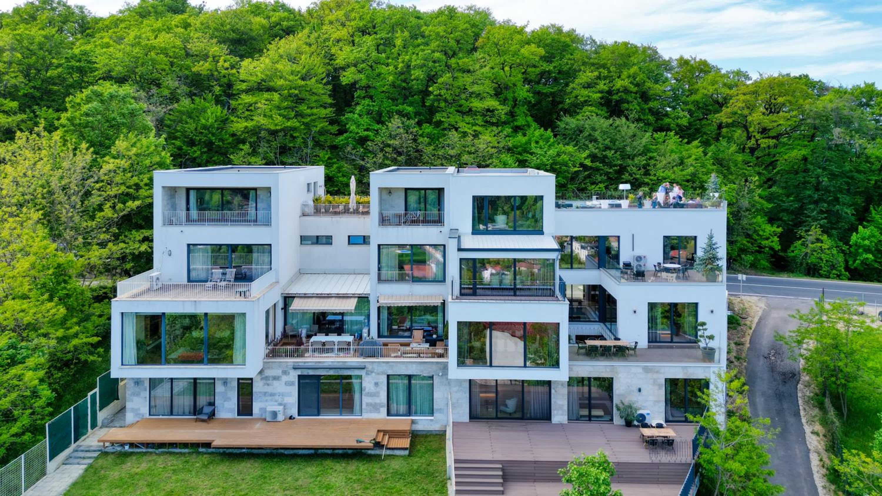 Imperia Luxury Vila