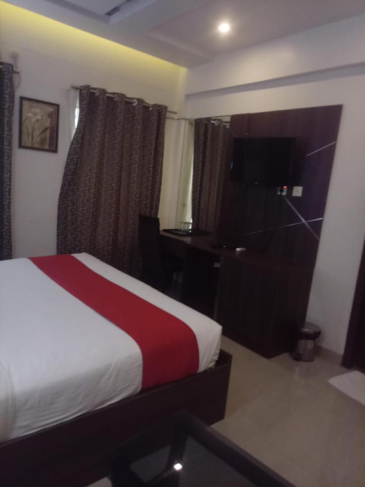 Hotel Padippurayil