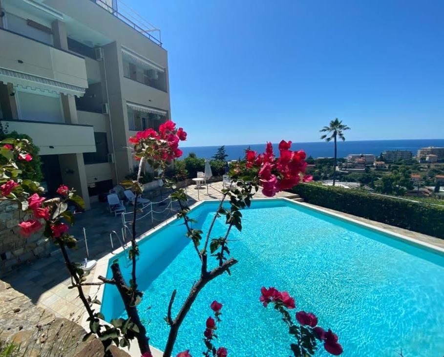 Apartment amazing sea overview with swimmingpool