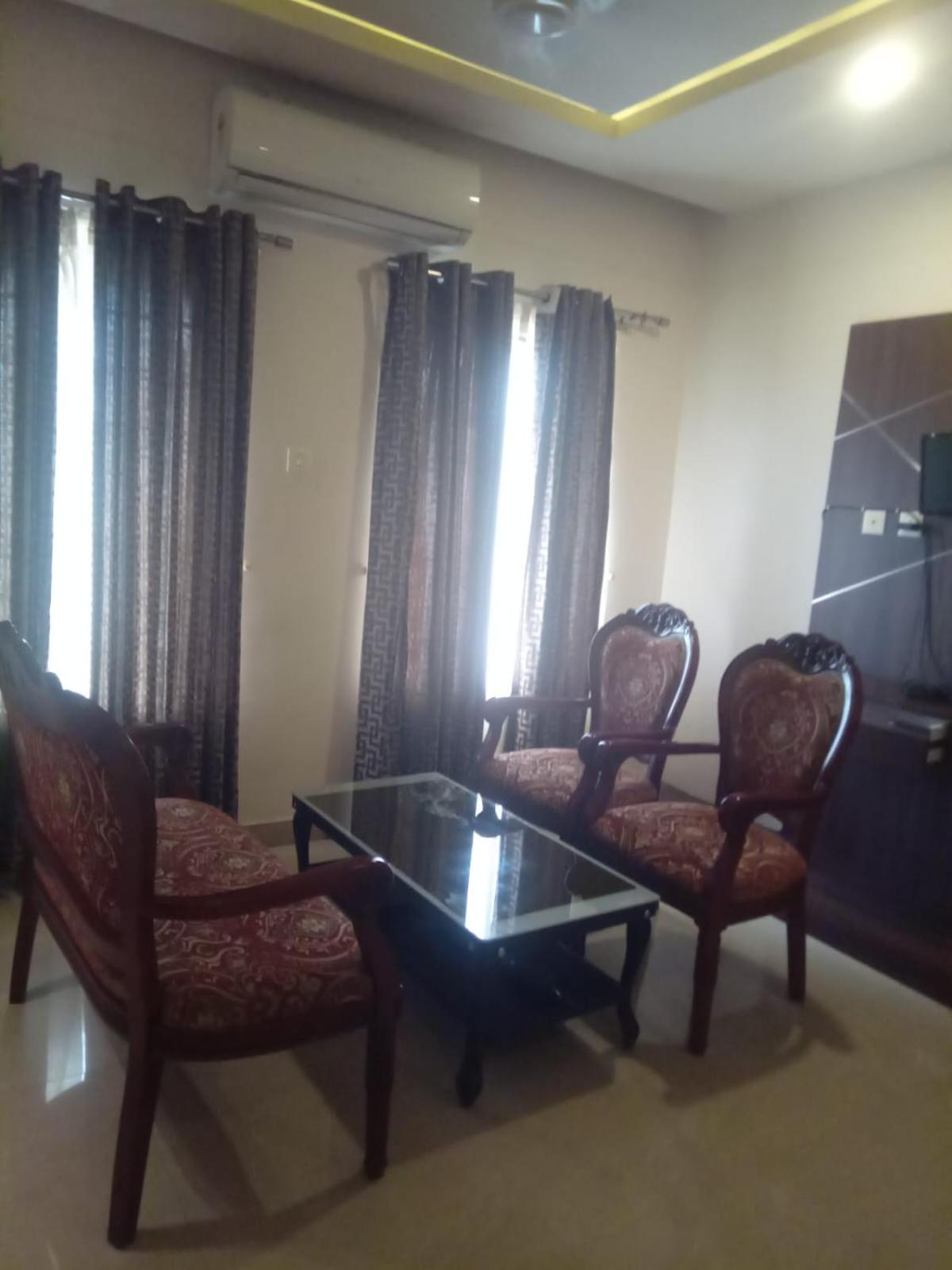 Hotel Padippurayil