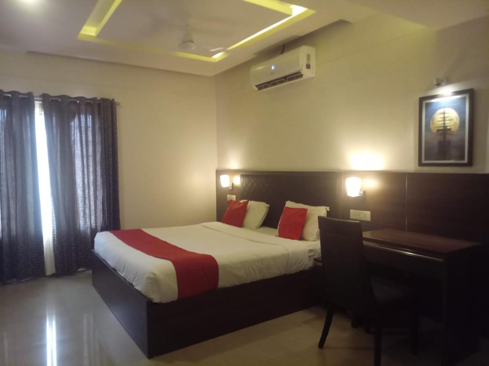 Hotel Padippurayil