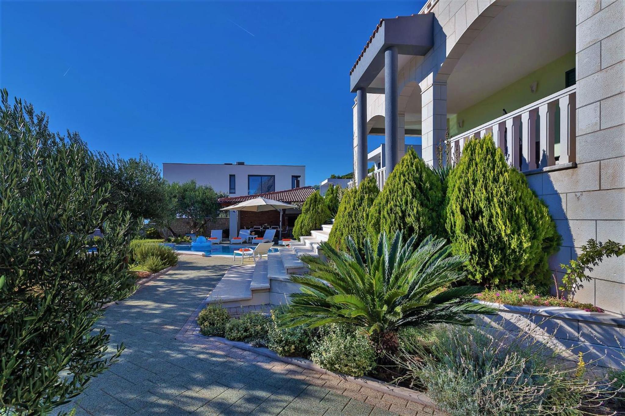 Hotel Ferienhäuser in Makarska - Image 1