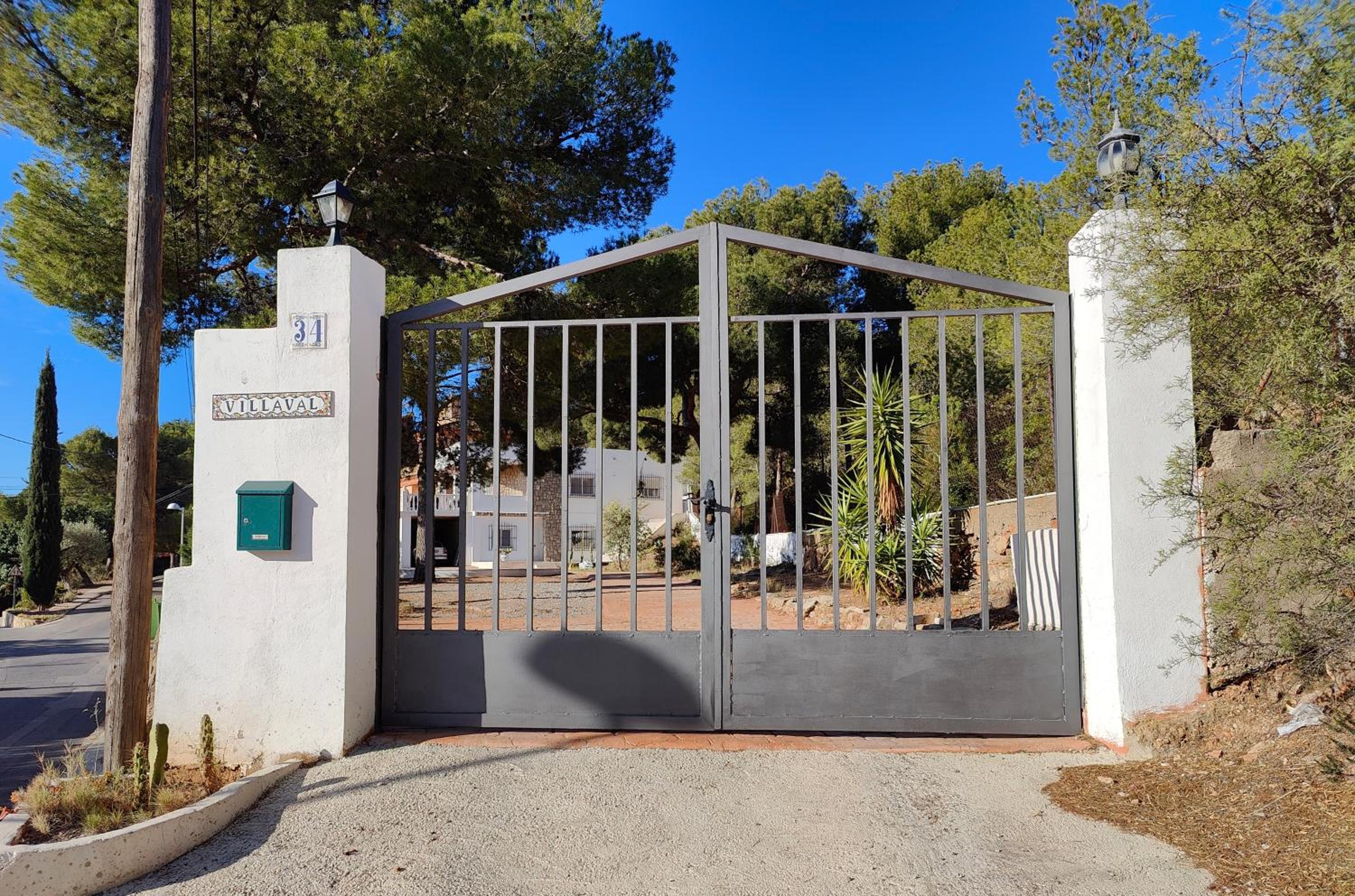 Fully private villa for 12p with large pool in Valencia-Náquera