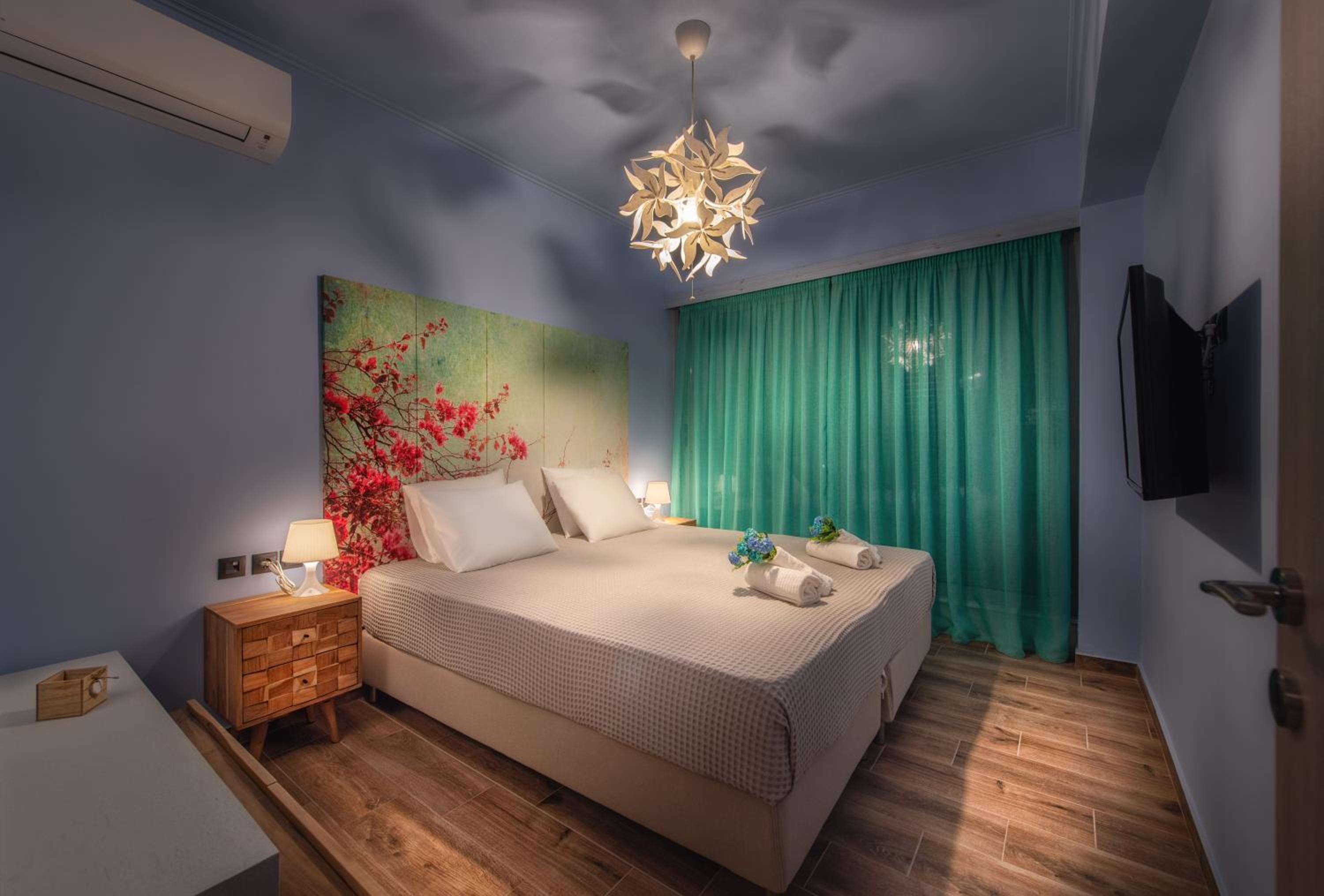 Majestic Acropolis View Elegant 2-Bedroom Penthouse in the Heart of Athens