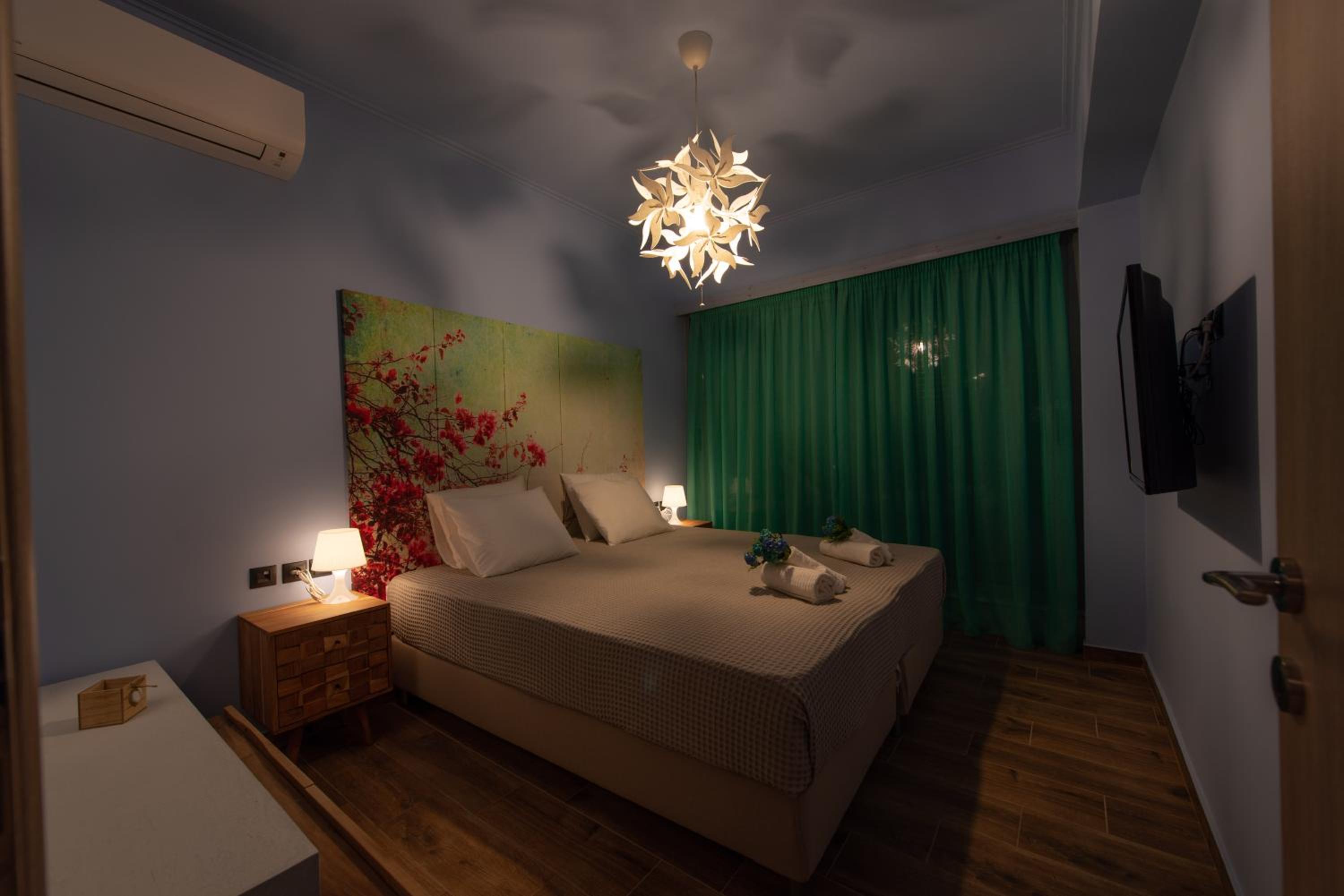 Majestic Acropolis View Elegant 2-Bedroom Penthouse in the Heart of Athens