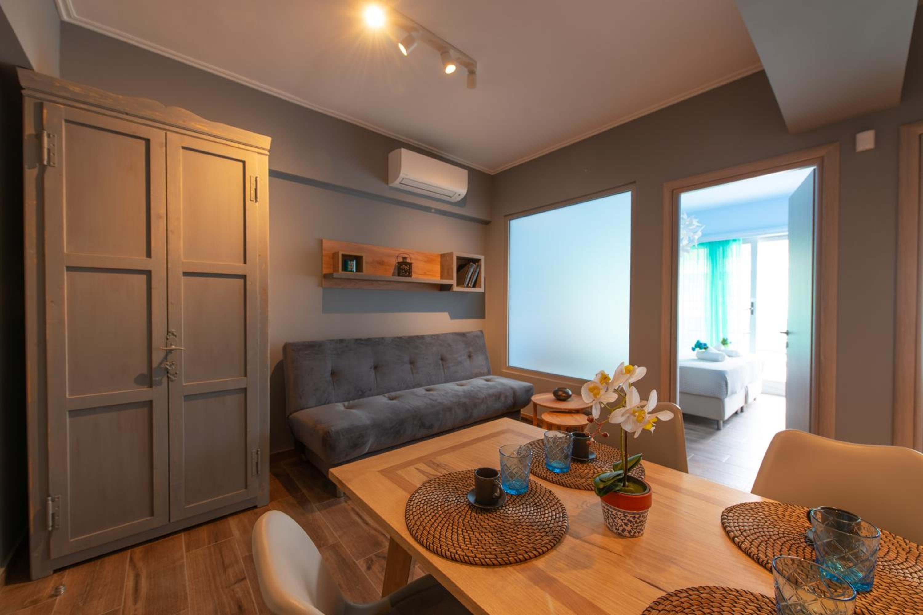 Majestic Acropolis View Elegant 2-Bedroom Penthouse in the Heart of Athens