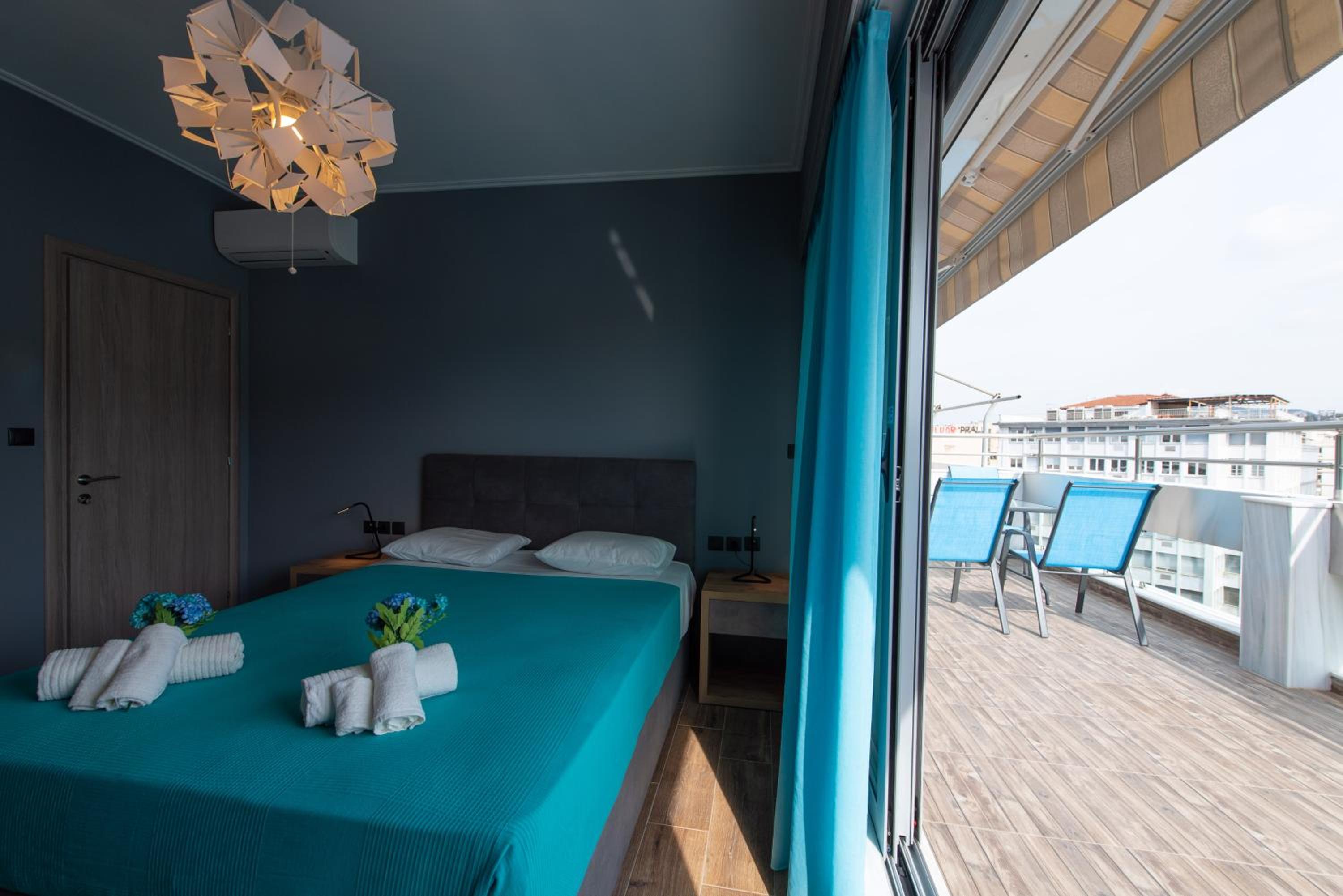 Majestic Acropolis View Elegant 2-Bedroom Penthouse in the Heart of Athens